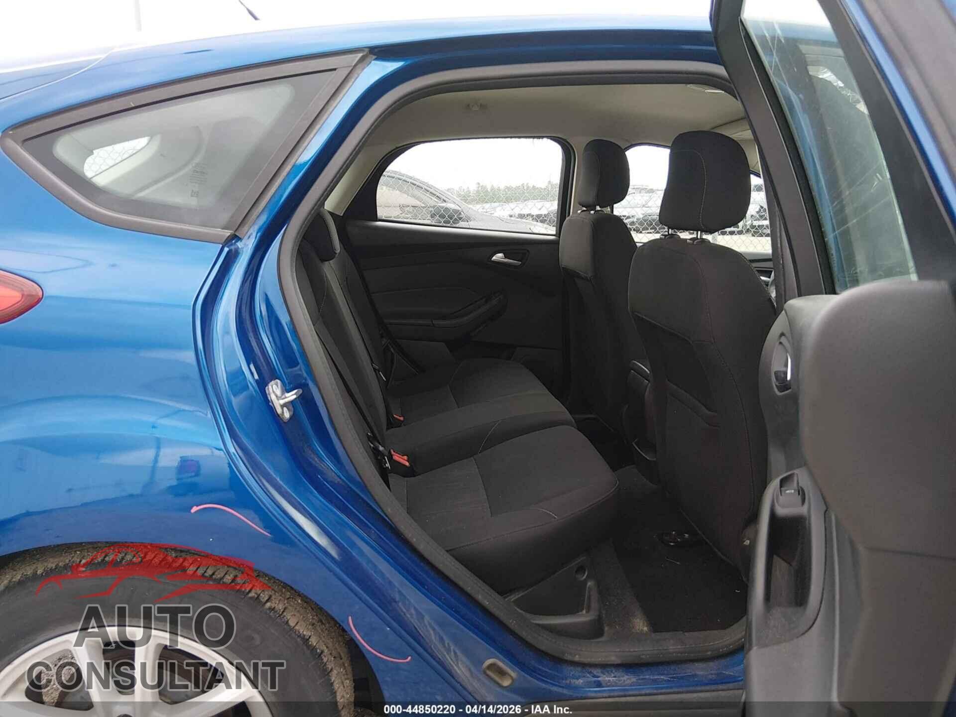 FORD FOCUS 2018 - 1FADP3K20JL250244