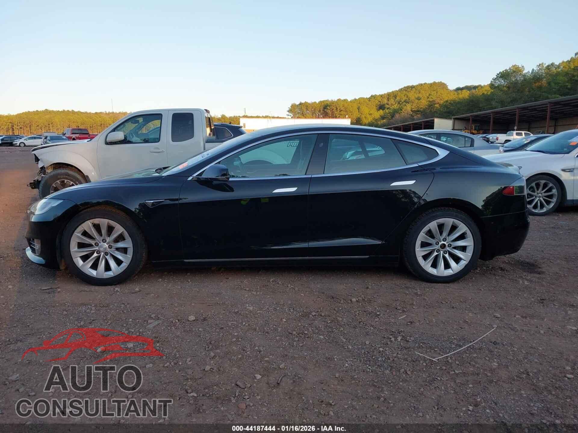 TESLA MODEL S 2017 - 5YJSA1E19HF217217