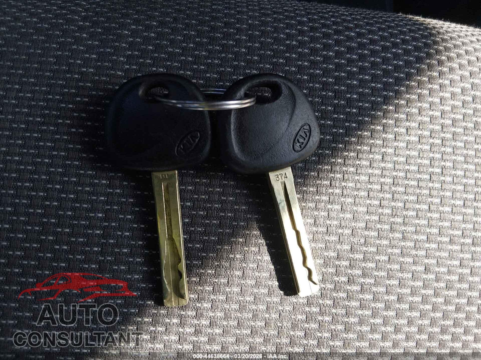KIA RIO 2011 - KNADH4A37B6960780