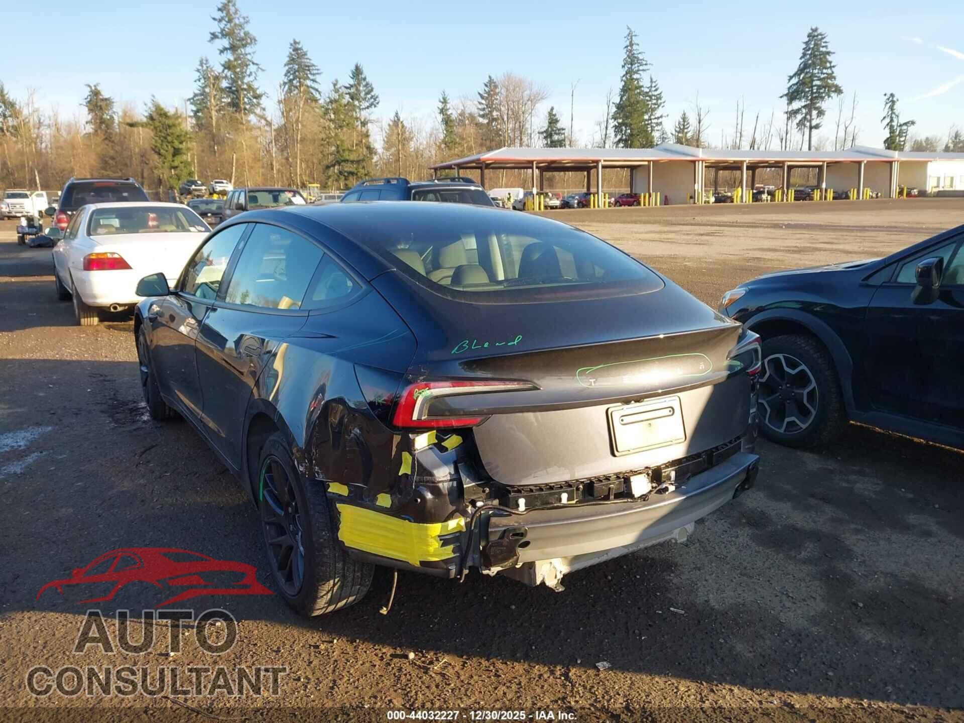 TESLA MODEL 3 2024 - 5YJ3E1EA2RF864536