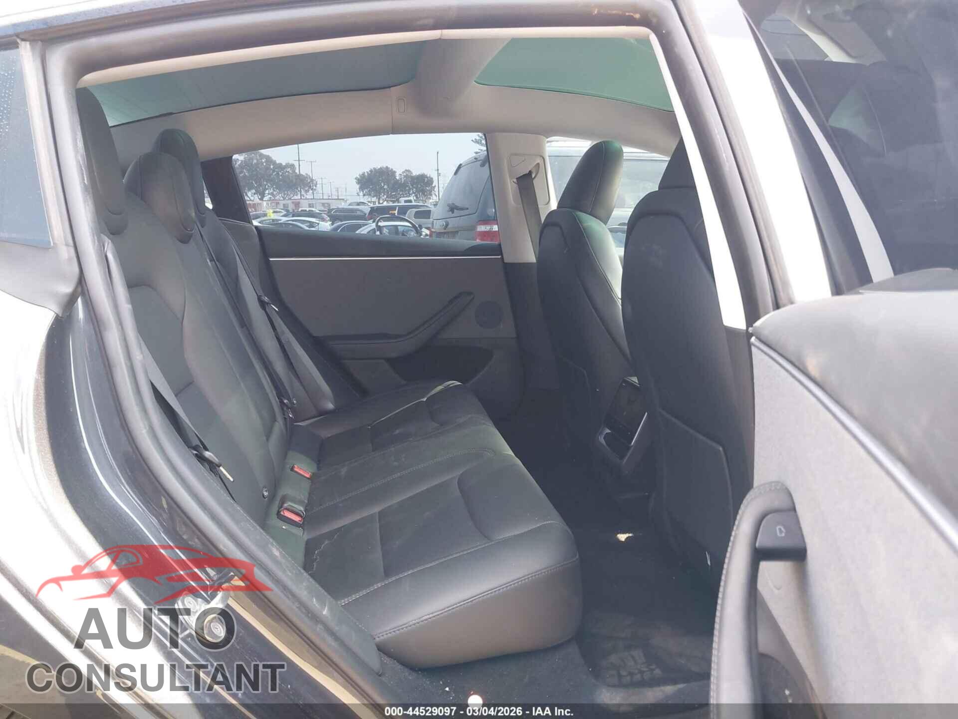 TESLA MODEL 3 2024 - 5YJ3E1EA4RF721068