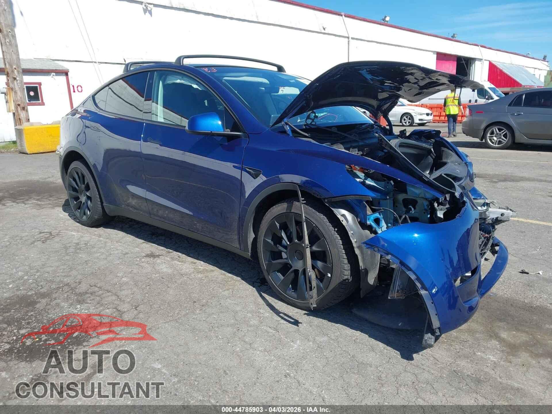 TESLA MODEL Y 2023 - 7SAYGAEE3PF683030