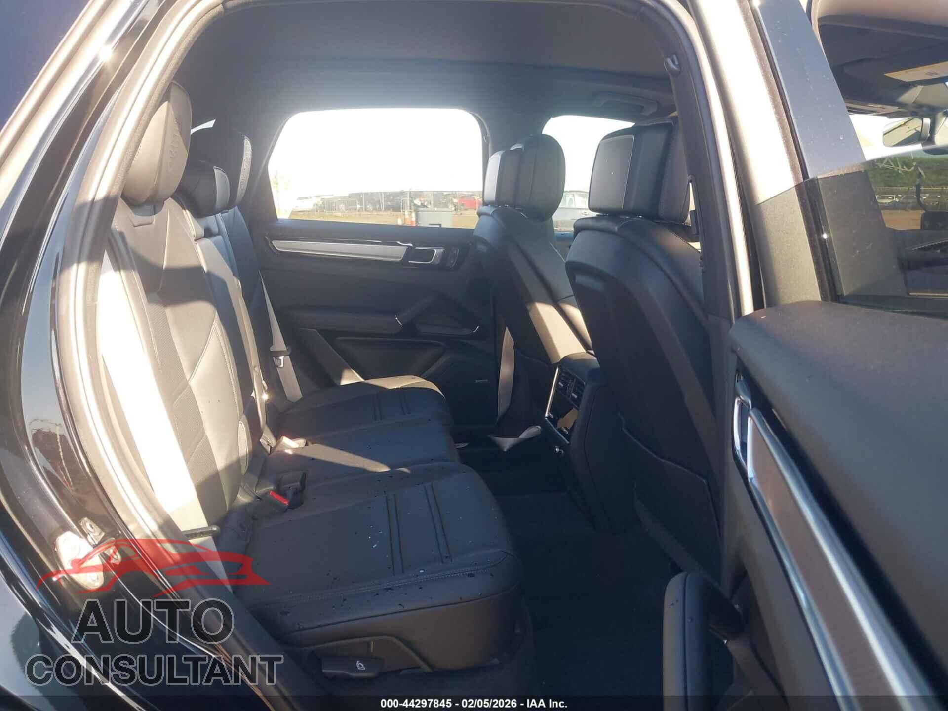 PORSCHE CAYENNE 2023 - WP1AB2AY5PDA14380