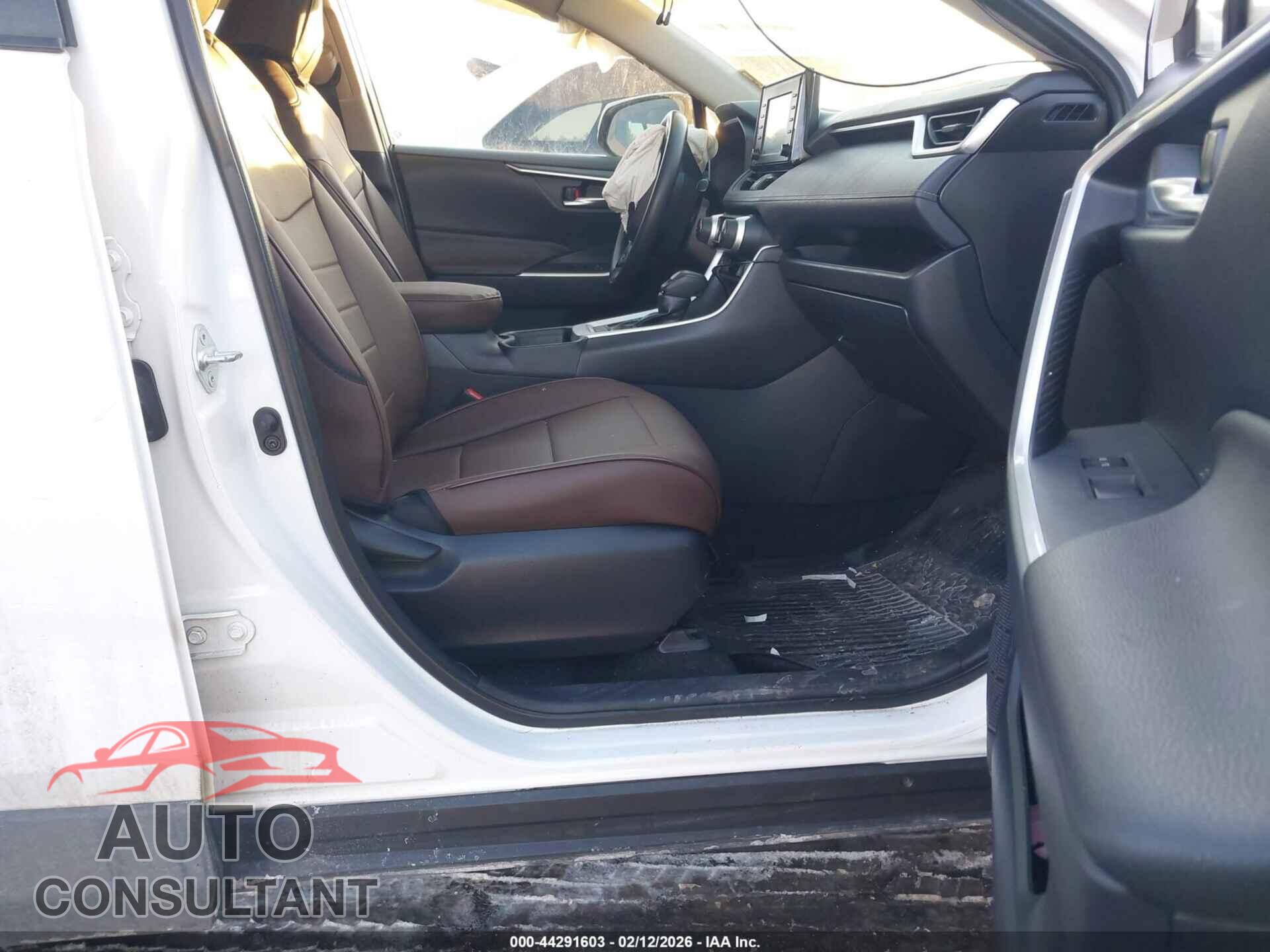 TOYOTA RAV4 2019 - JTMP1RFV6KD028772
