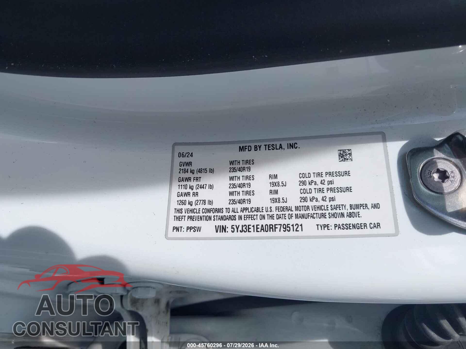TESLA MODEL 3 2024 - 5YJ3E1EA0RF795121