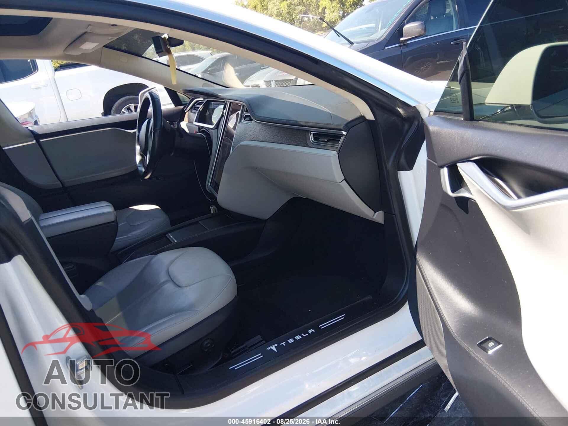TESLA MODEL S 2013 - 5YJSA1CN4DFP09864