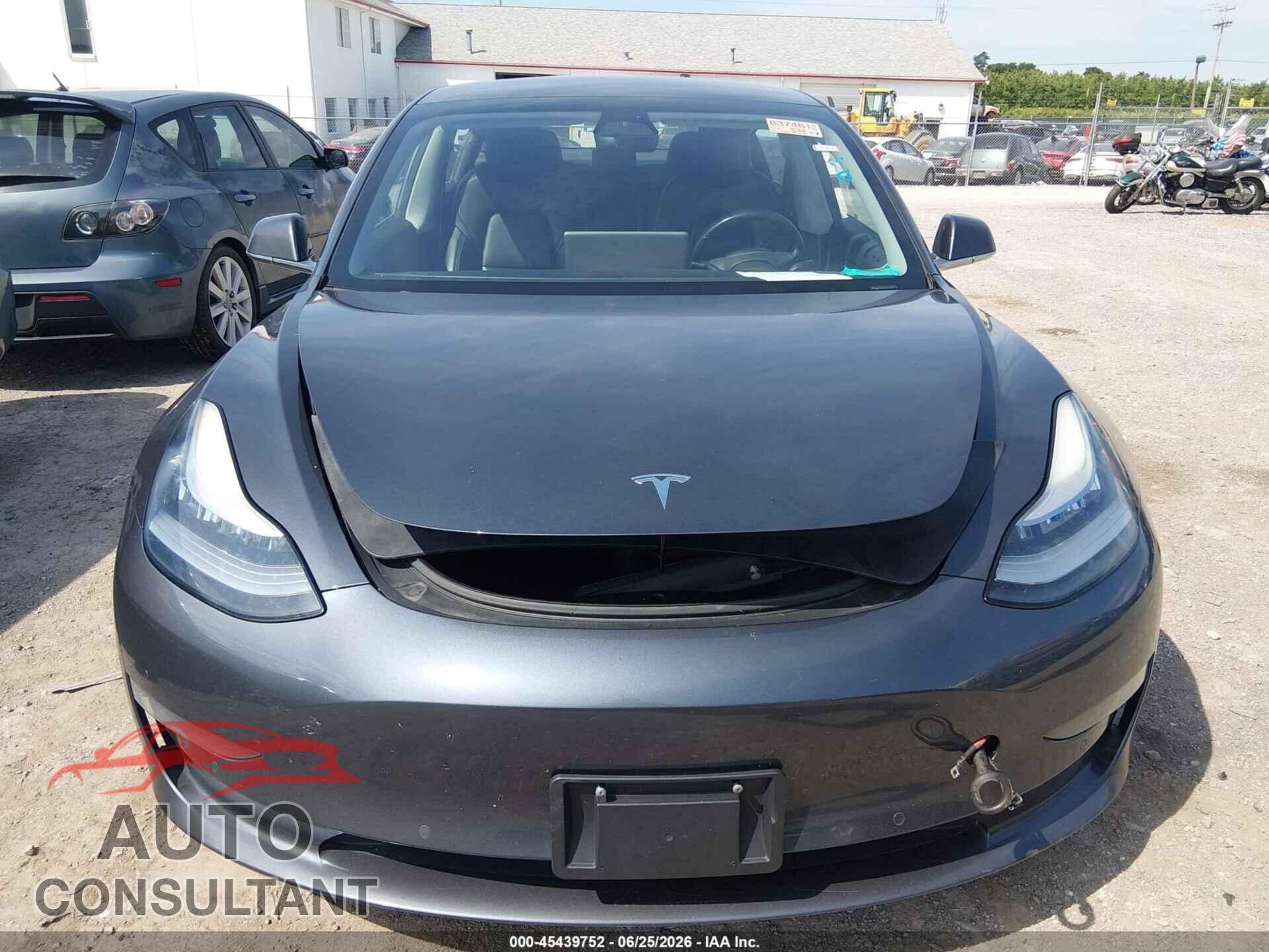 TESLA MODEL 3 2018 - 5YJ3E1EB8JF114085