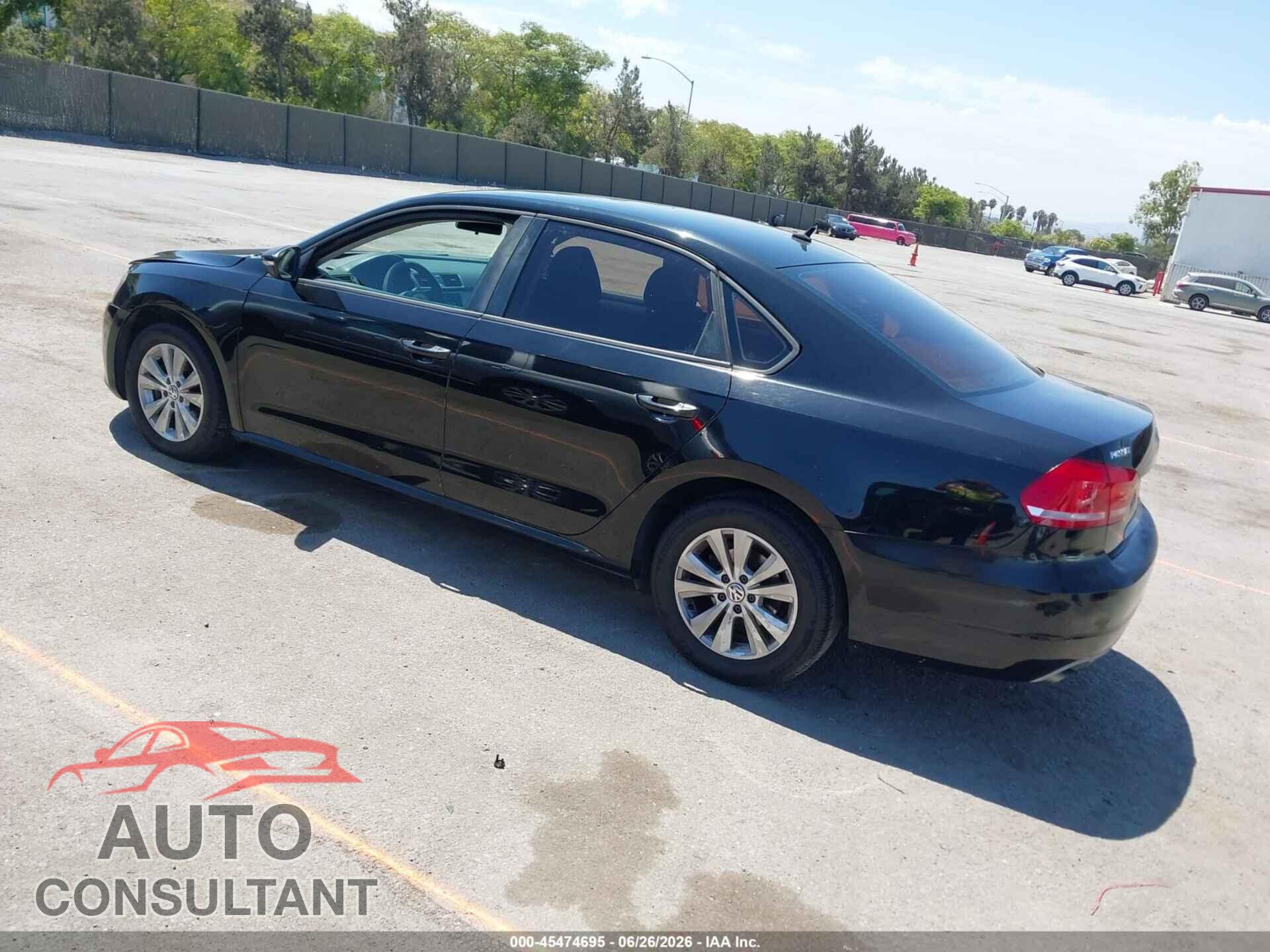 VOLKSWAGEN PASSAT 2012 - 1VWAP7A38CC007747