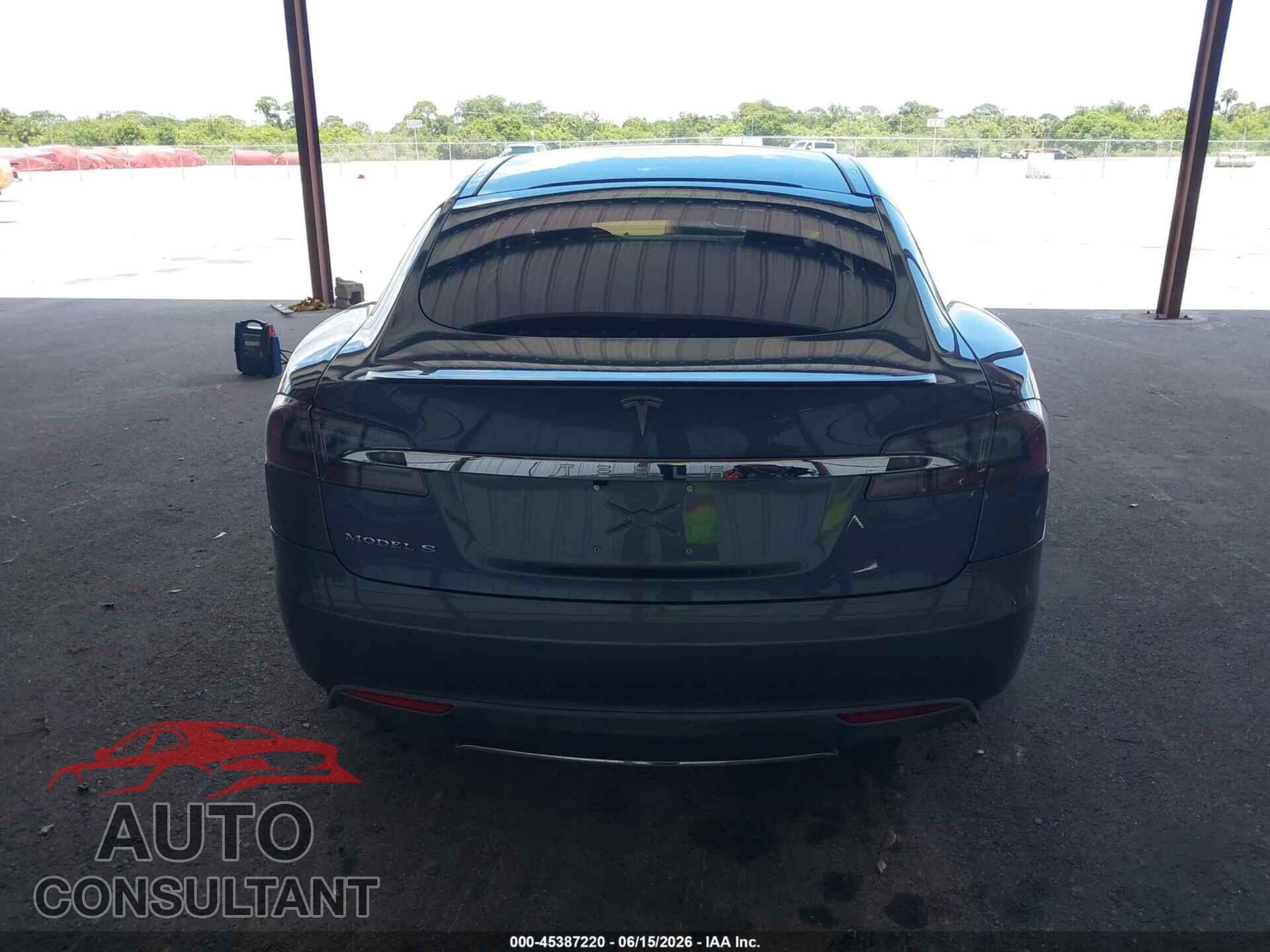 TESLA MODEL S 2013 - 5YJSA1CP8DFP26068