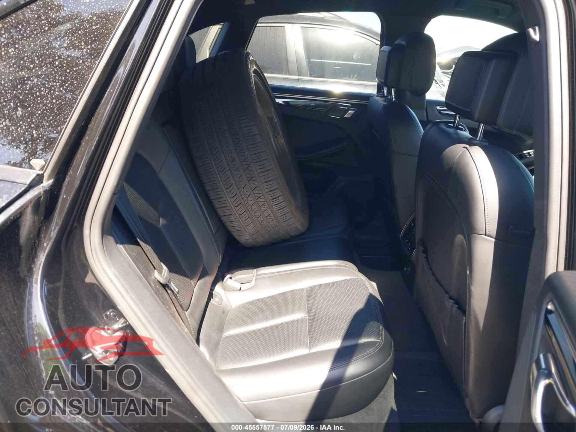 PORSCHE MACAN 2016 - WP1AB2A53GLB55735