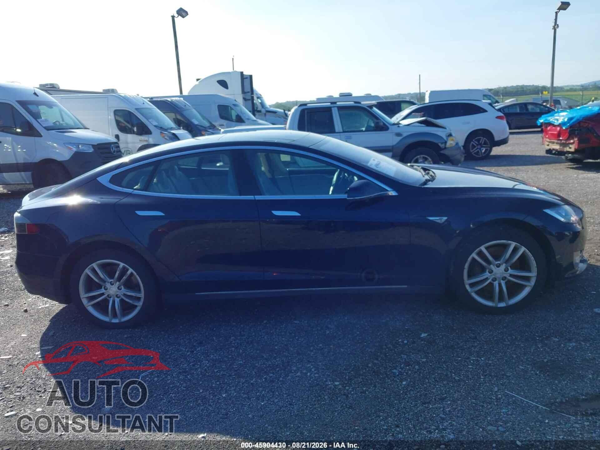 TESLA MODEL S 2015 - 5YJSA1E2XFF111879