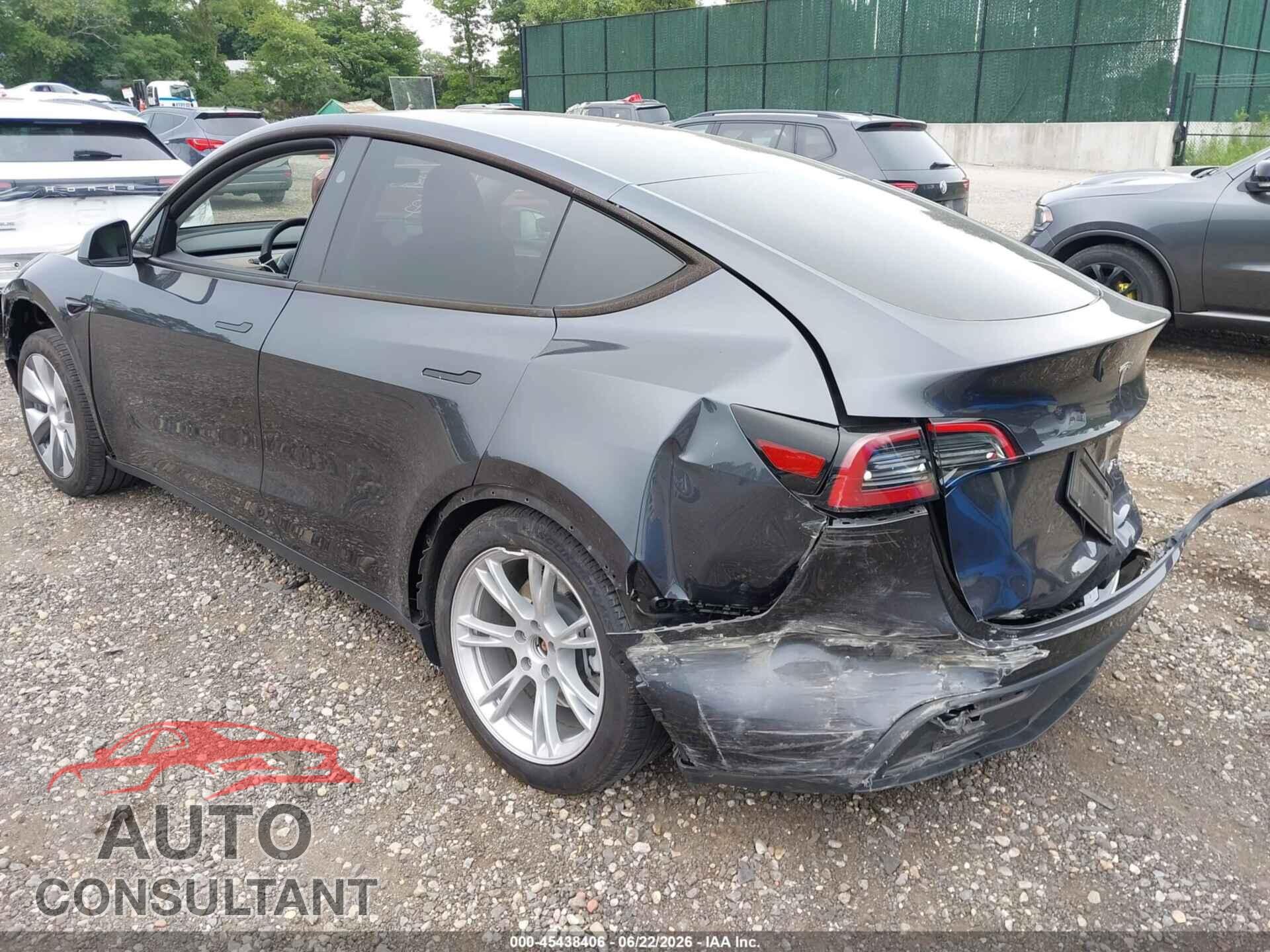 TESLA MODEL Y 2024 - 7SAYGDEE1RA273618