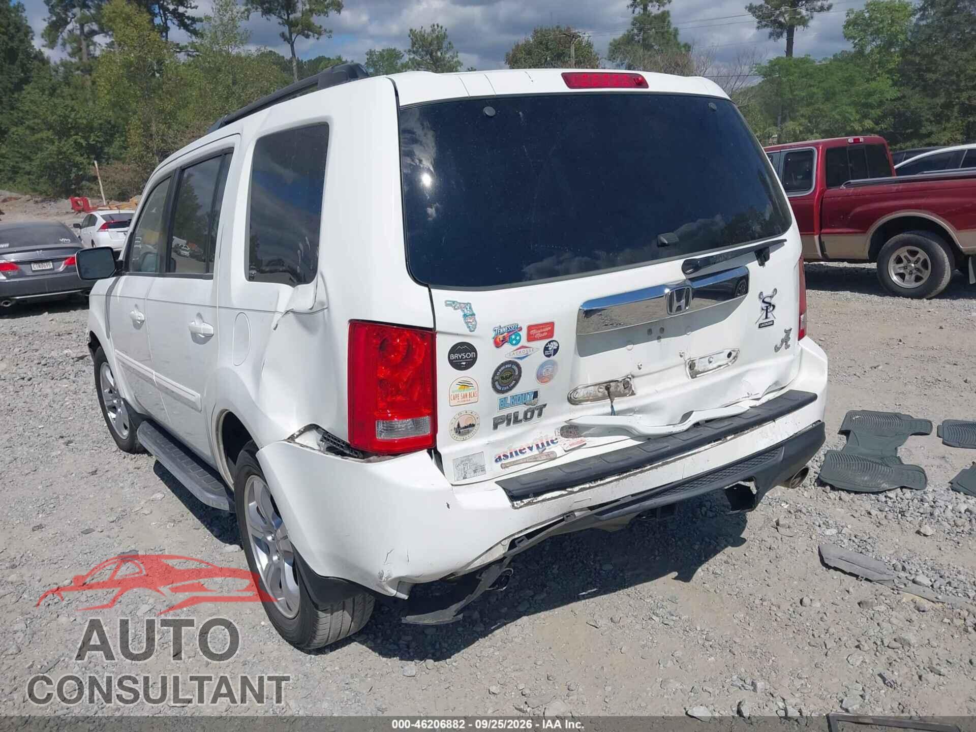 HONDA PILOT 2015 - 5FNYF3H64FB006731
