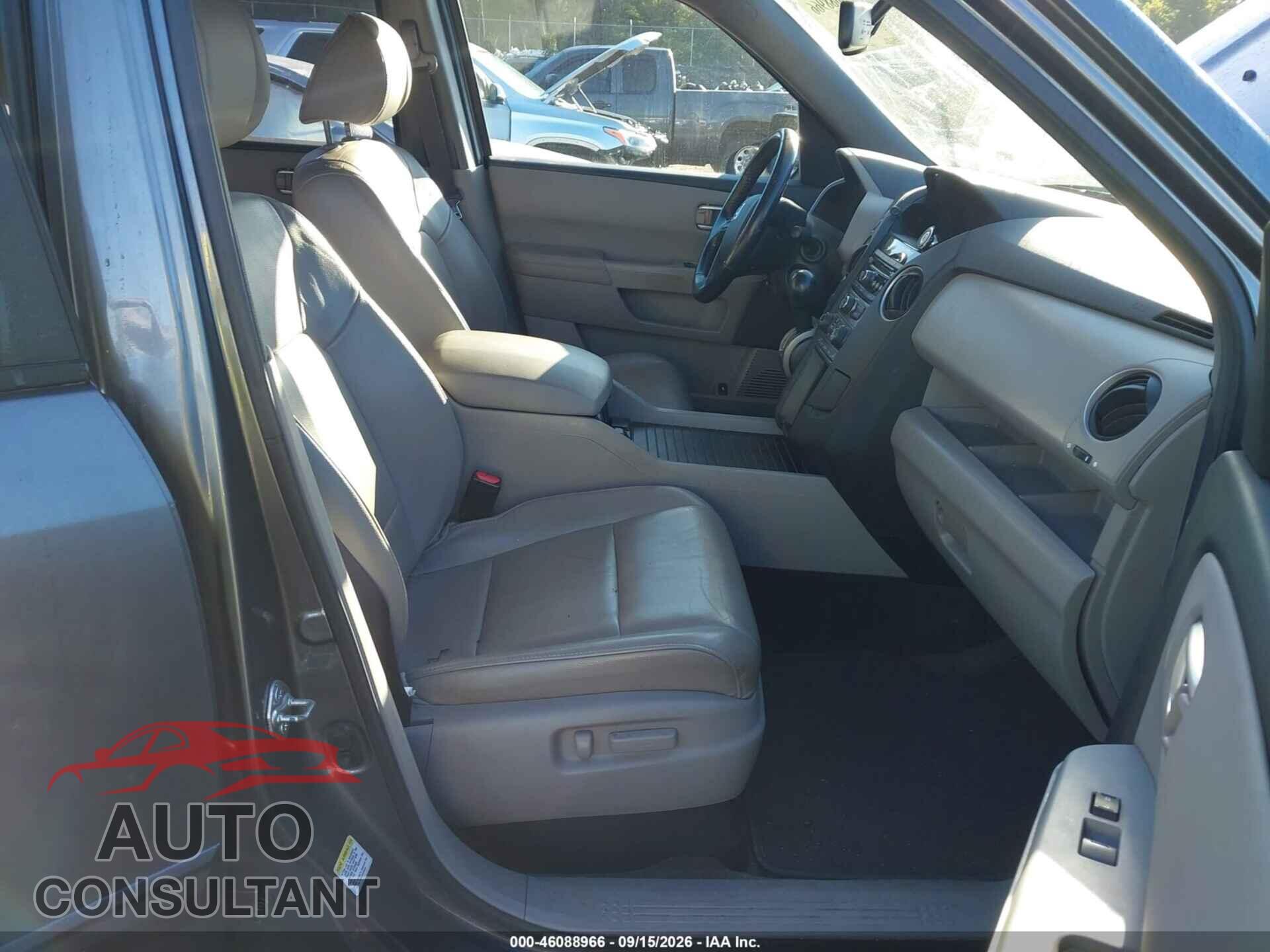 HONDA PILOT 2013 - 5FNYF4H5XDB075417