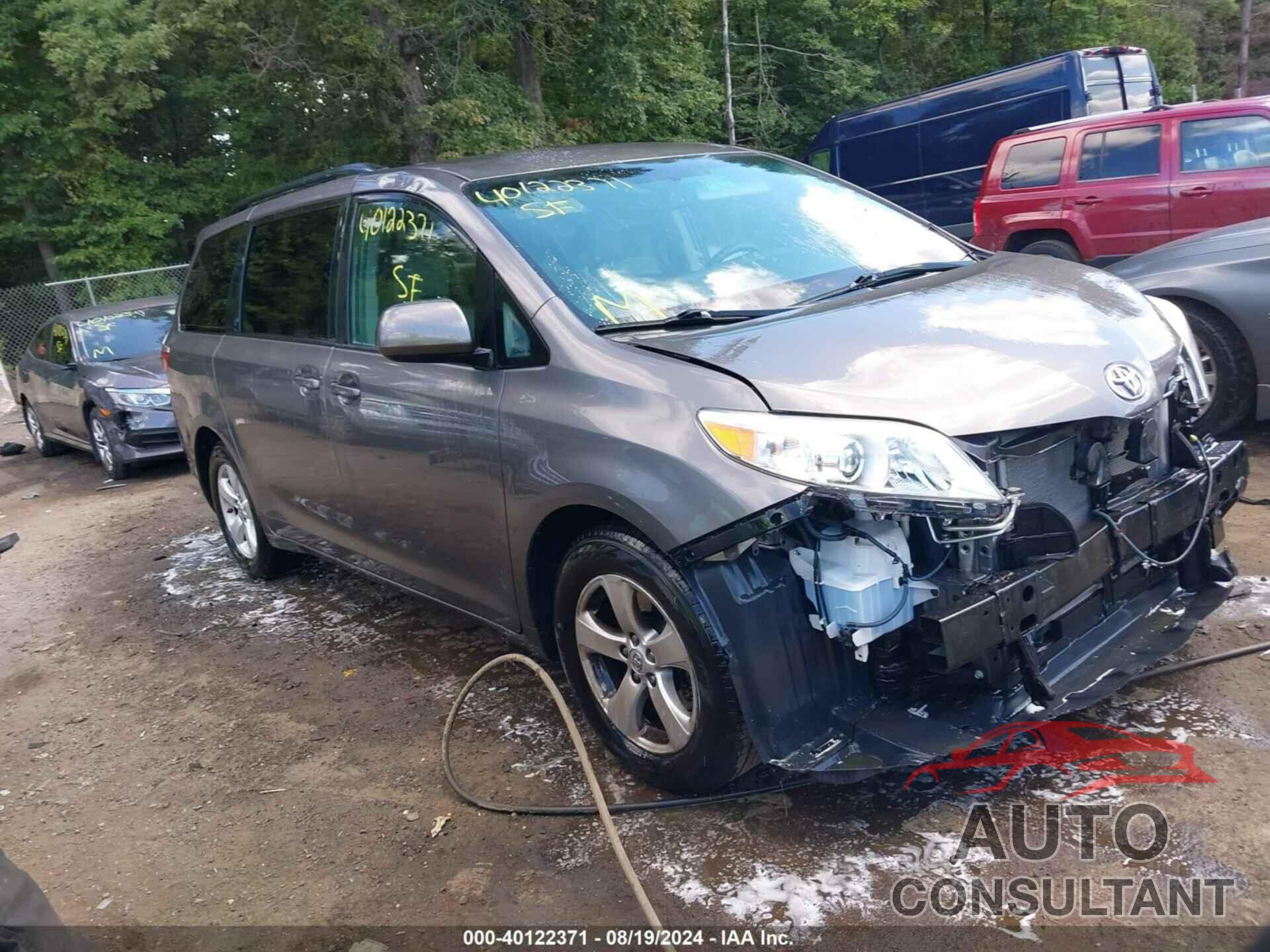 TOYOTA SIENNA 2017 - 5TDKZ3DC1HS795363