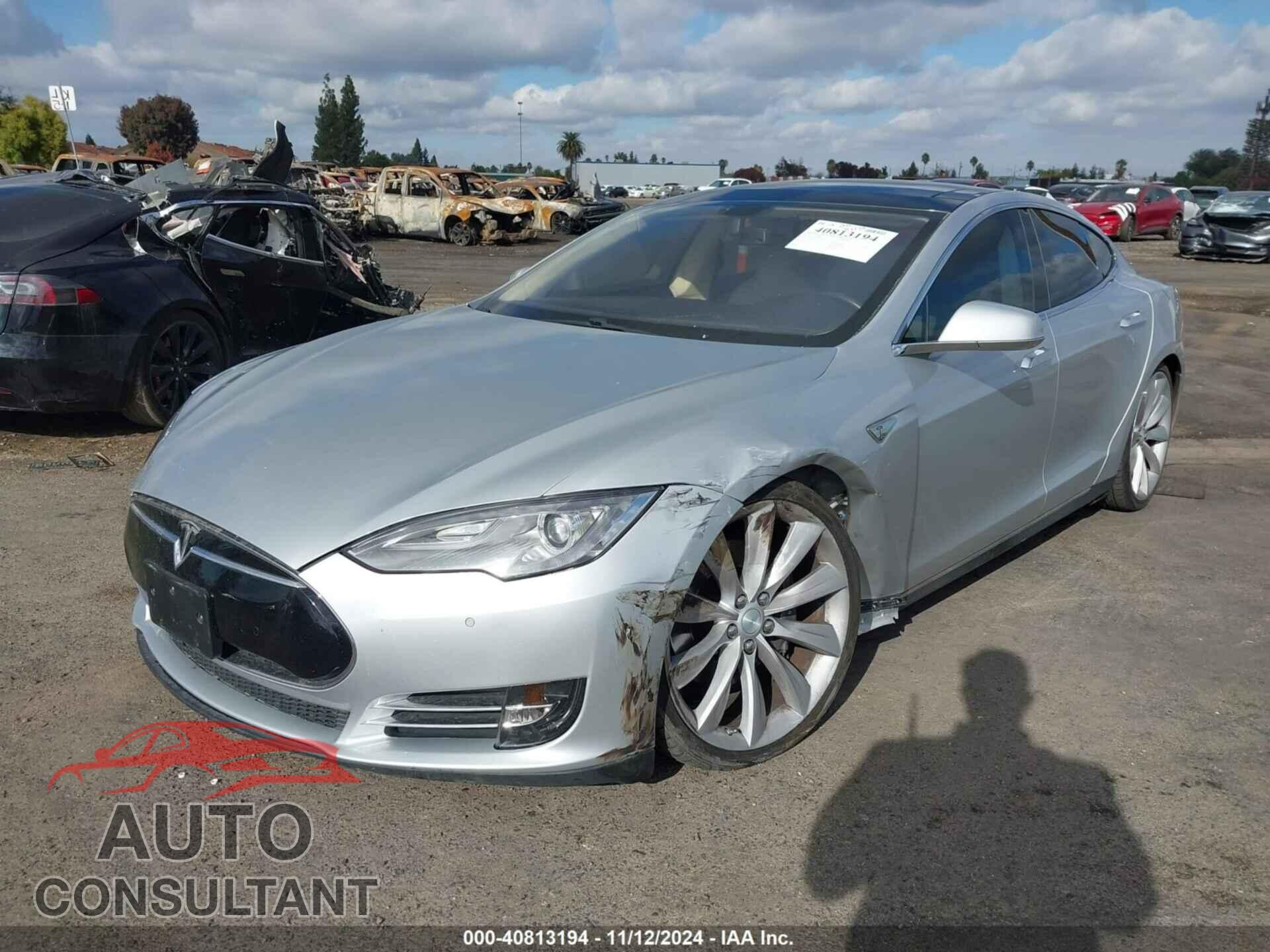 TESLA MODEL S 2013 - 5YJSA1CN9DFP28152