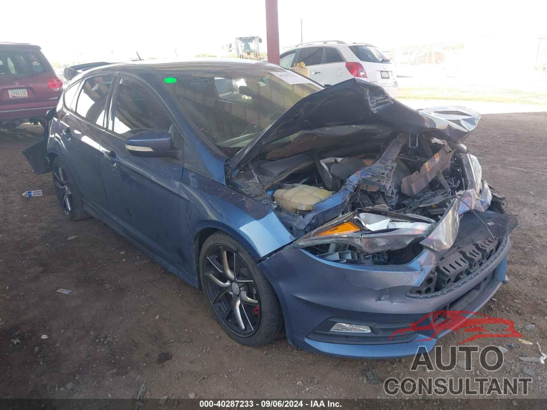 FORD FOCUS ST 2018 - 1FADP3L97JL313318