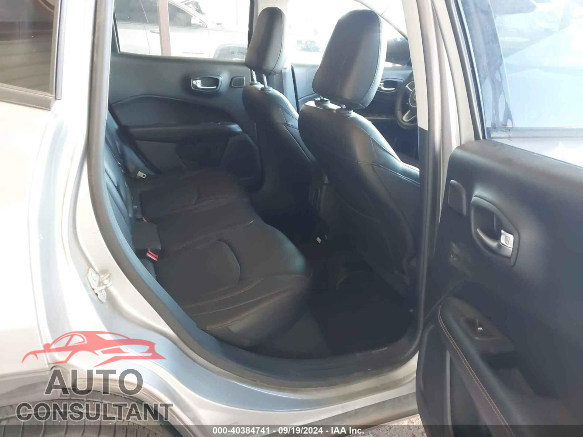 JEEP COMPASS 2018 - 3C4NJDCB7JT299255