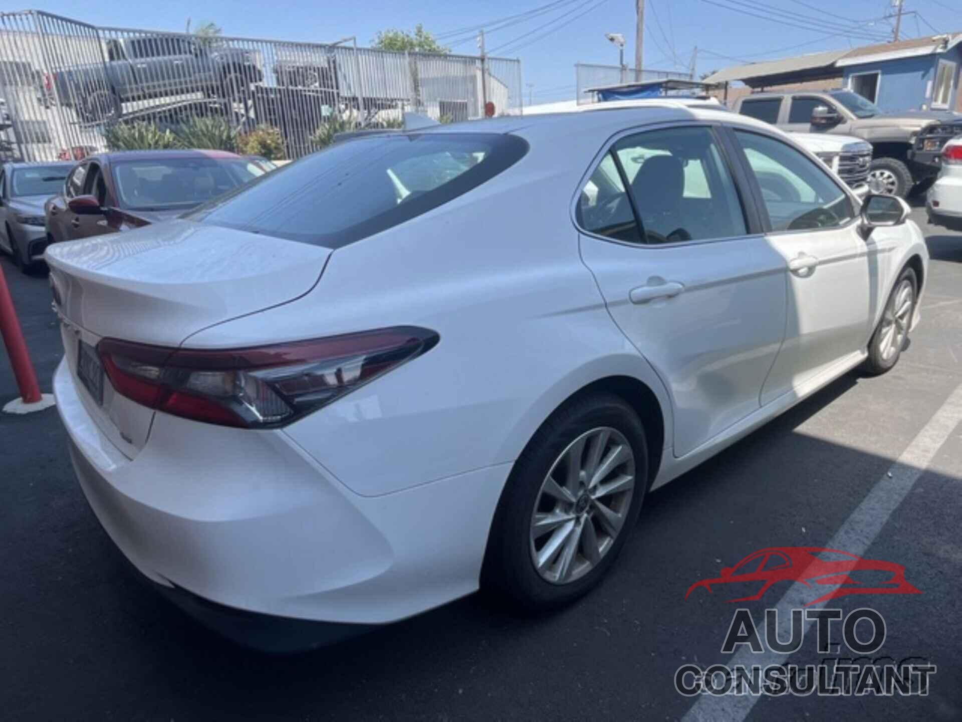 TOYOTA CAMRY 2021 - 4T1C11AK3MU531008