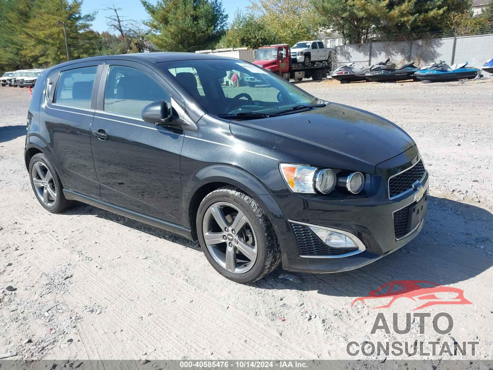 CHEVROLET SONIC 2015 - 1G1JH6SB9F4156143