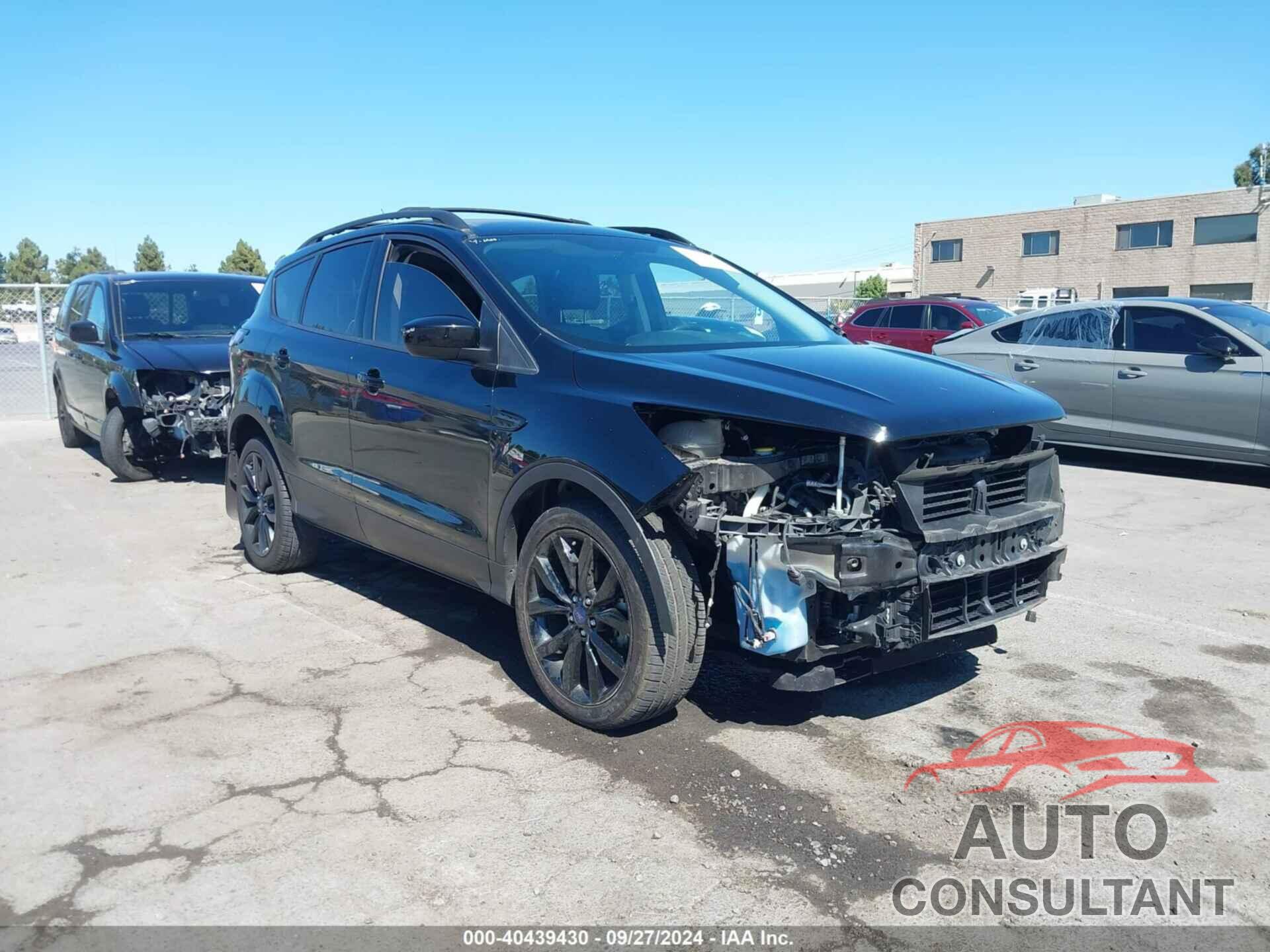FORD ESCAPE 2017 - 1FMCU0GD6HUE22123