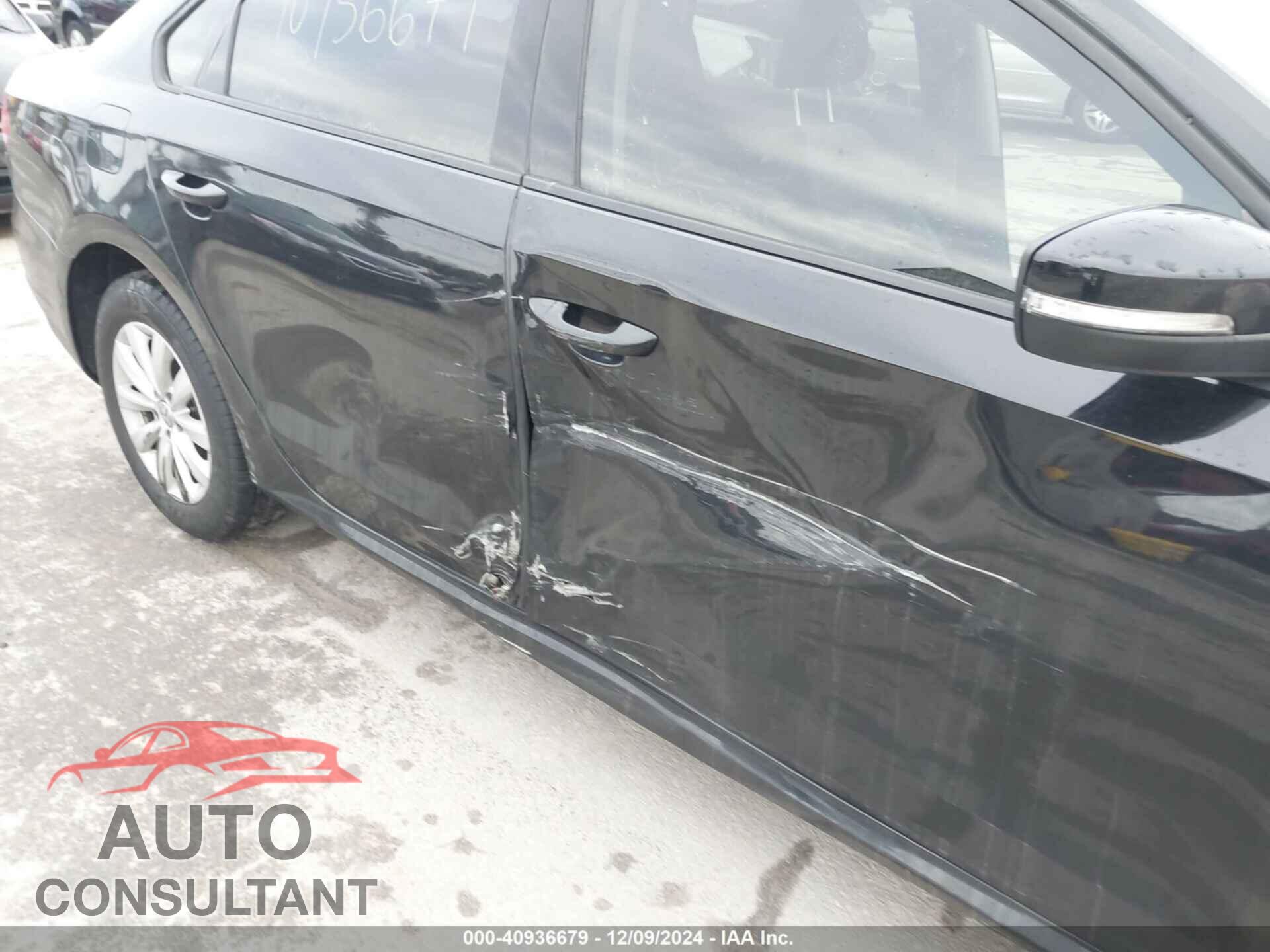 VOLKSWAGEN PASSAT 2014 - 1VWAP7A31EC008340