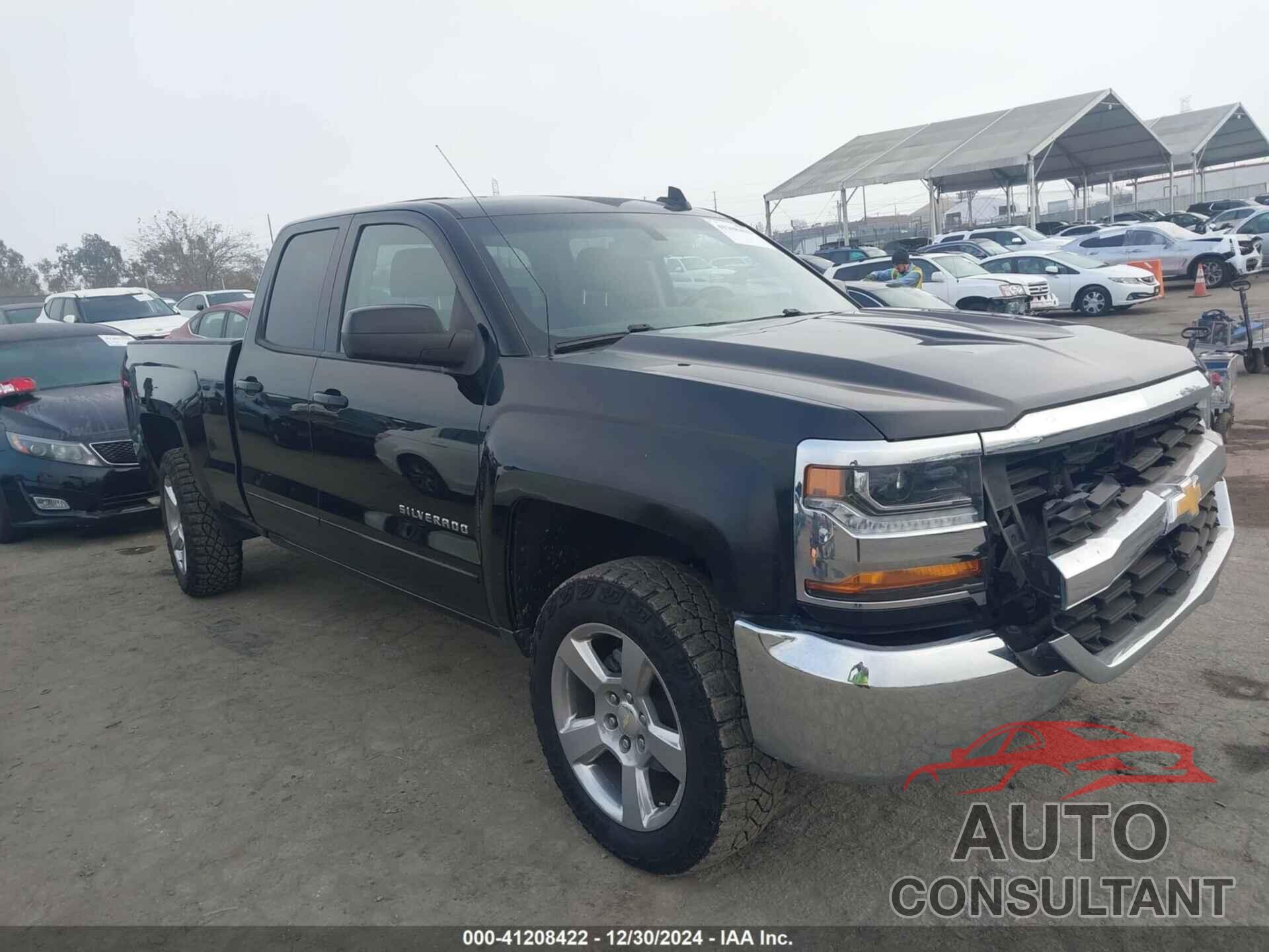 CHEVROLET SILVERADO 1500 2018 - 1GCRCREC3JZ359779