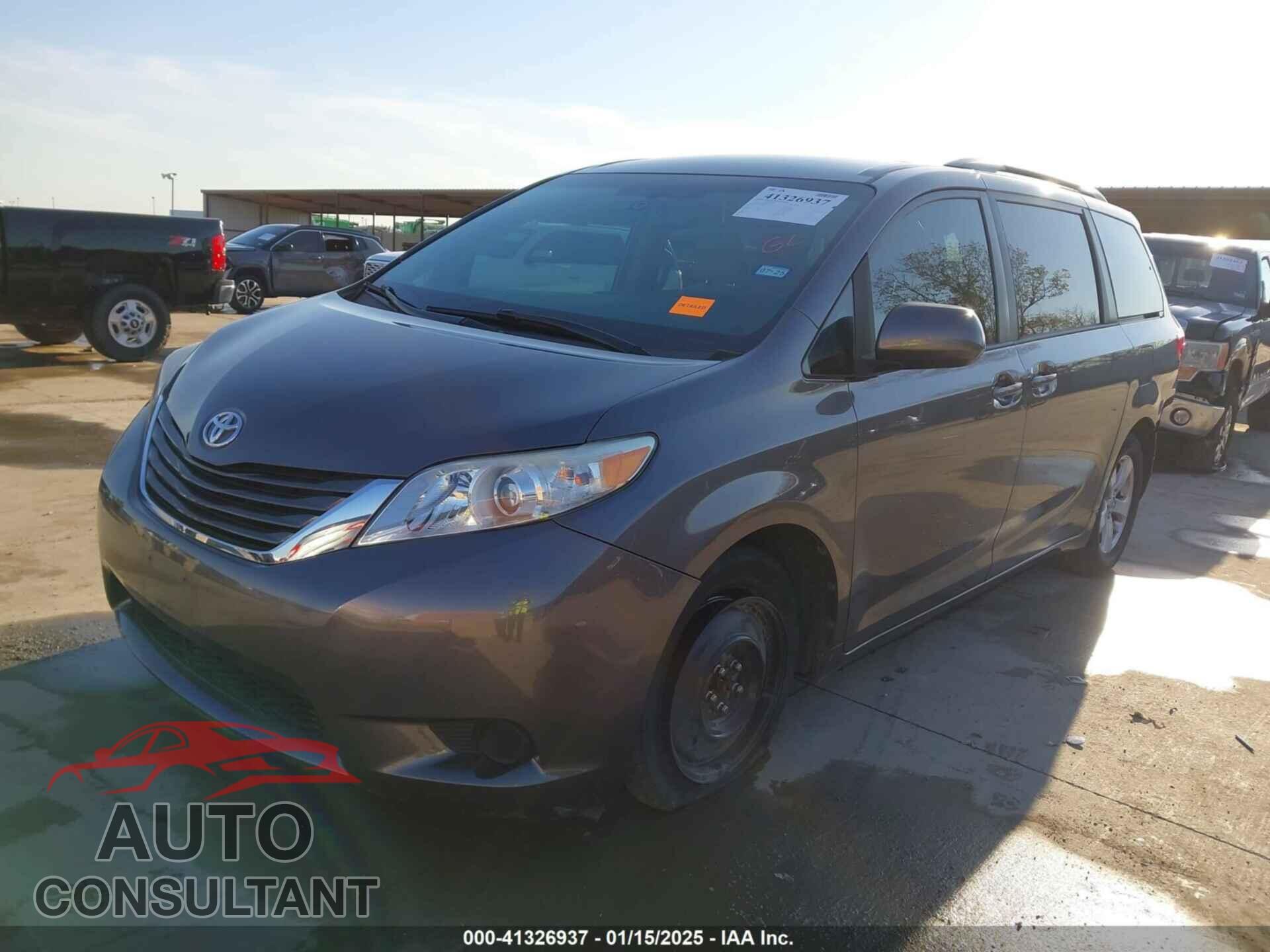 TOYOTA SIENNA 2017 - 5TDKZ3DC5HS874793