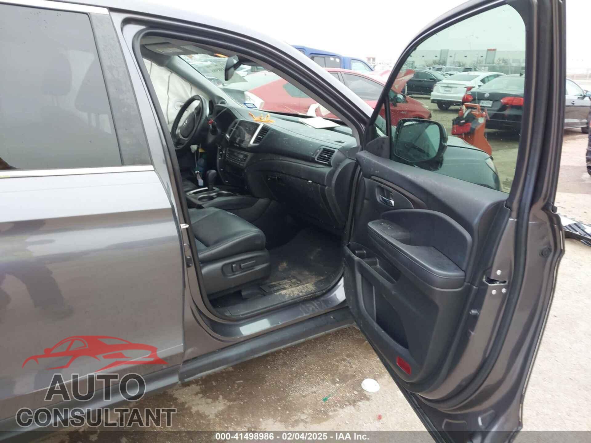 HONDA PILOT 2017 - 5FNYF6H65HB100427