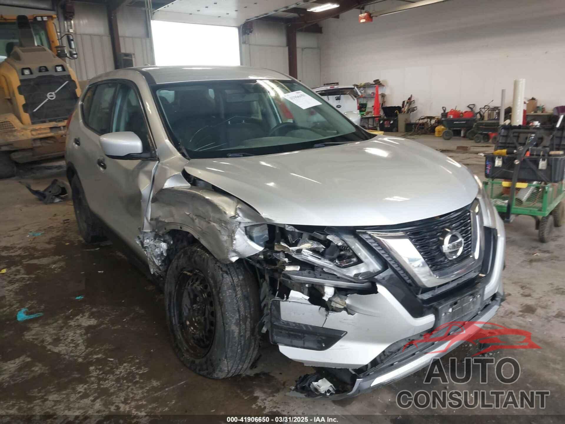 NISSAN ROGUE 2017 - KNMAT2MV4HP558711