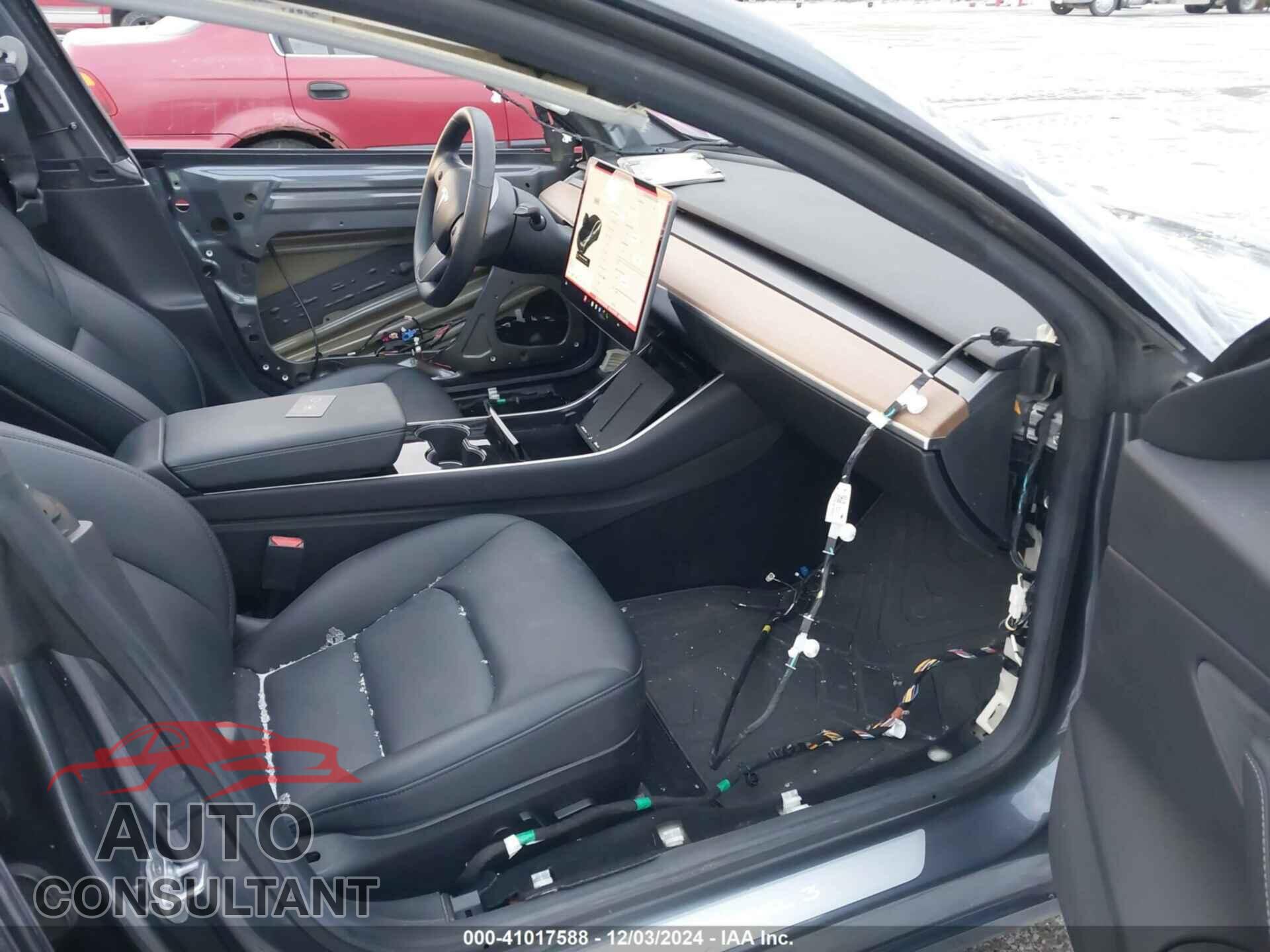 TESLA MODEL 3 2019 - 5YJ3E1EA7KF410921