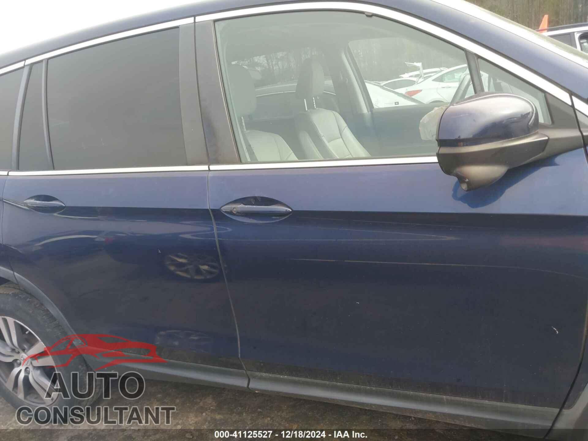 HONDA PILOT 2017 - 5FNYF6H83HB003745