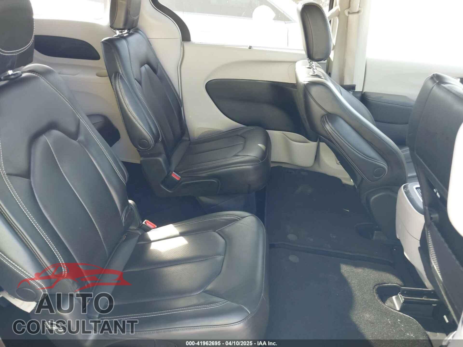CHRYSLER PACIFICA 2023 - 2C4RC1BG8PR560606