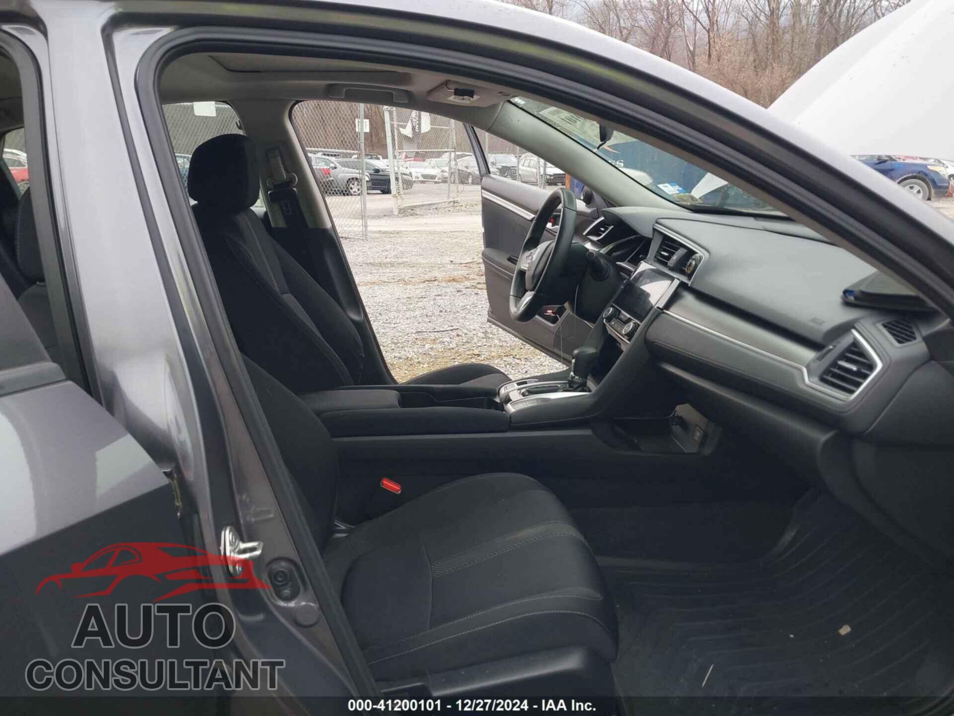 HONDA CIVIC 2018 - 2HGFC2F76JH593136