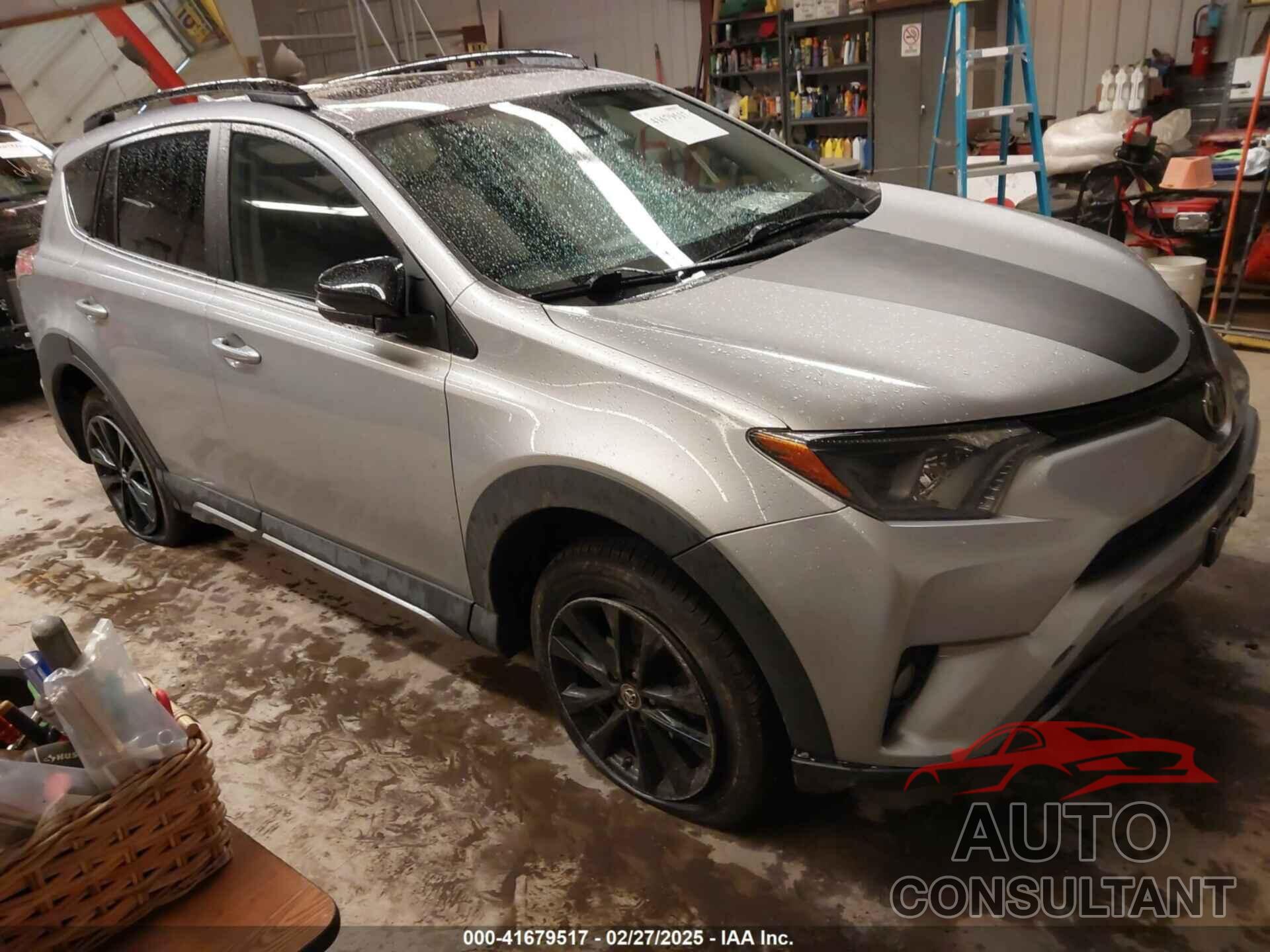 TOYOTA RAV4 2018 - 2T3RFREV7JW741225