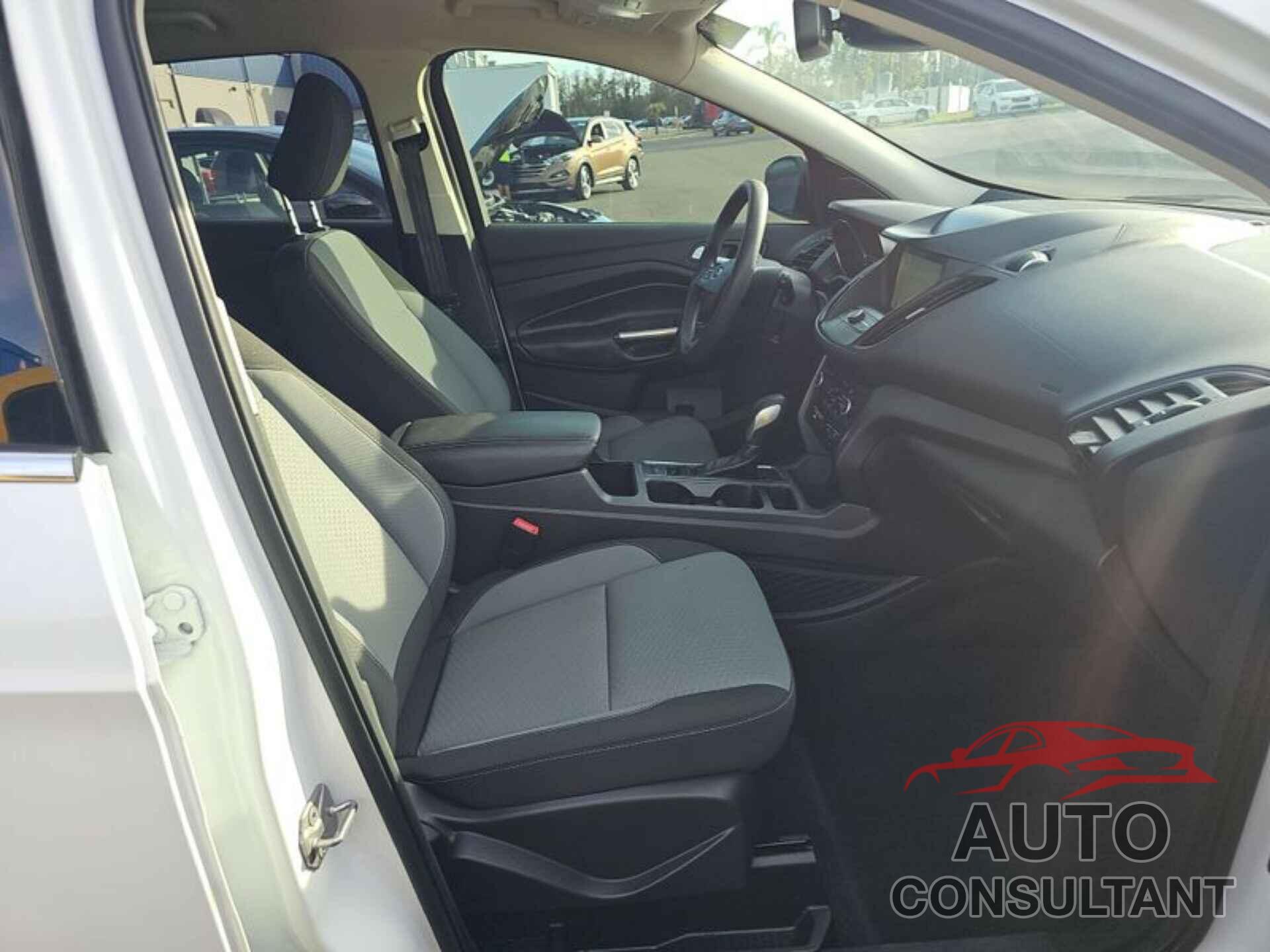 FORD ESCAPE 2019 - 1FMCU0GD7KUC07664