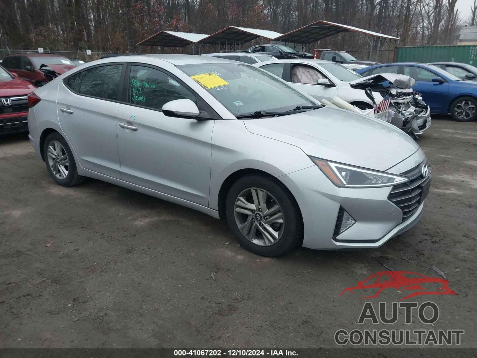 HYUNDAI ELANTRA 2019 - KMHD84LF8KU845512
