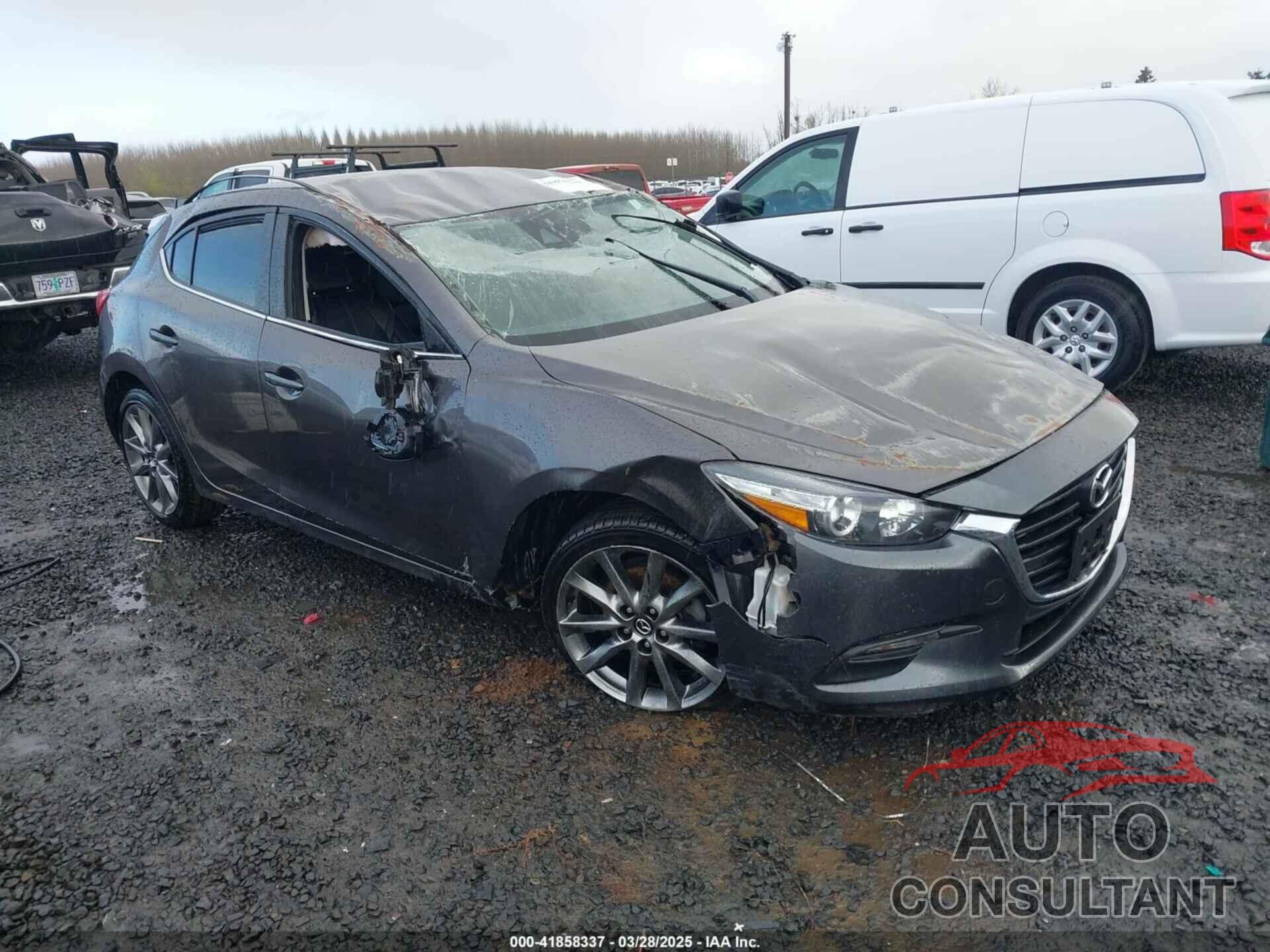 MAZDA MAZDA3 2018 - 3MZBN1L35JM208666