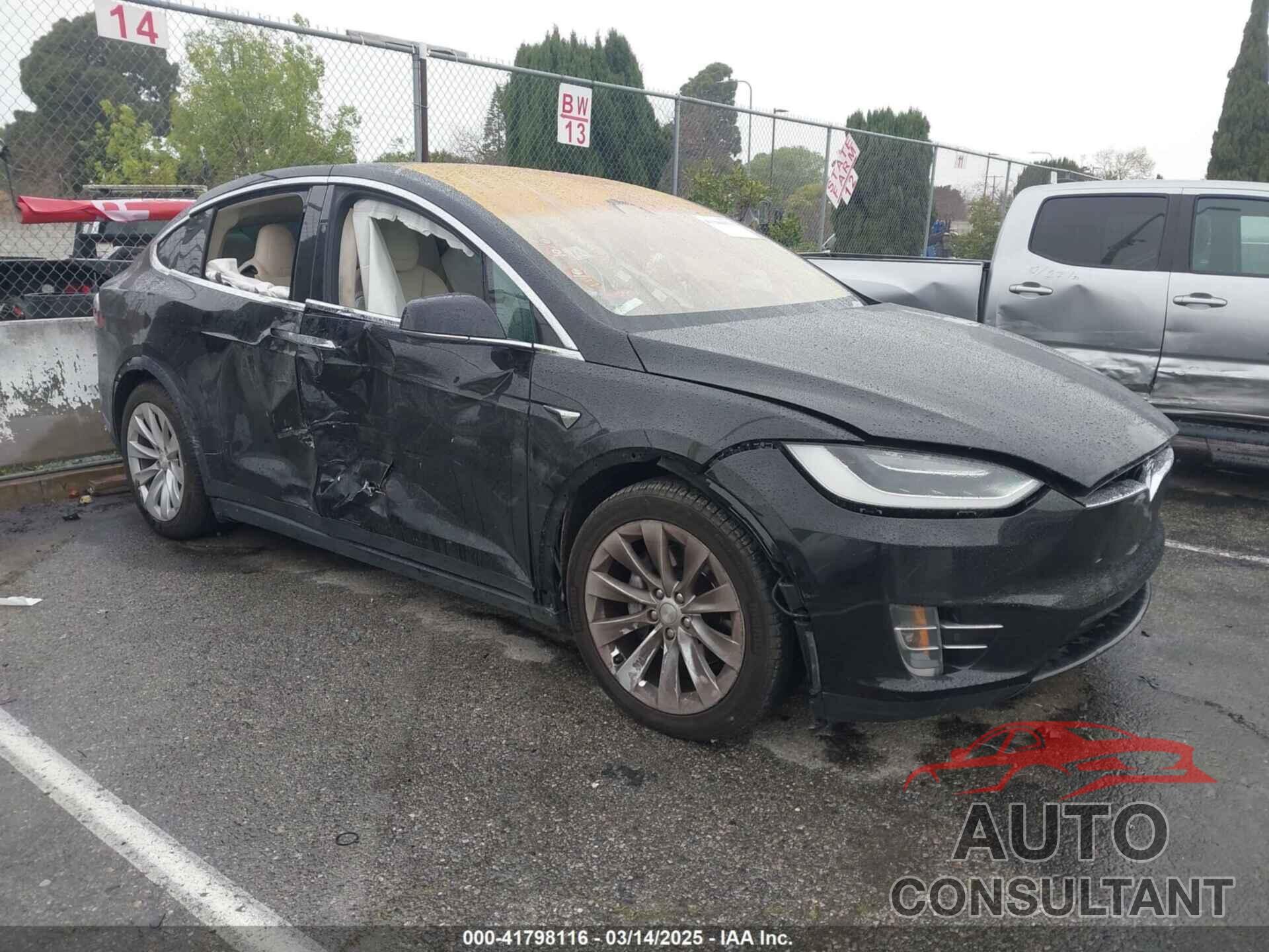 TESLA MODEL X 2018 - 5YJXCBE25JF117801