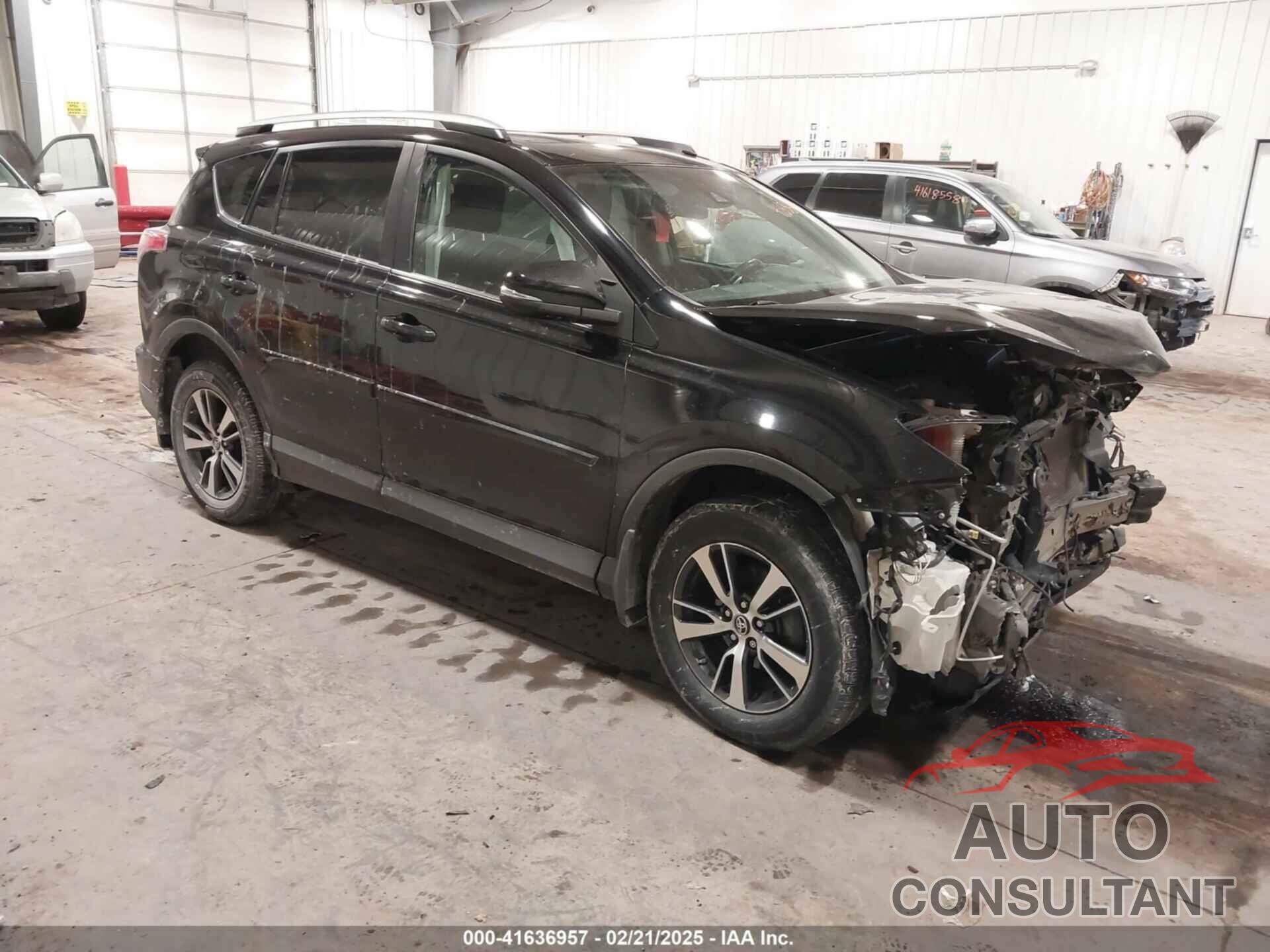TOYOTA RAV4 2018 - 2T3RFREV3JW817989
