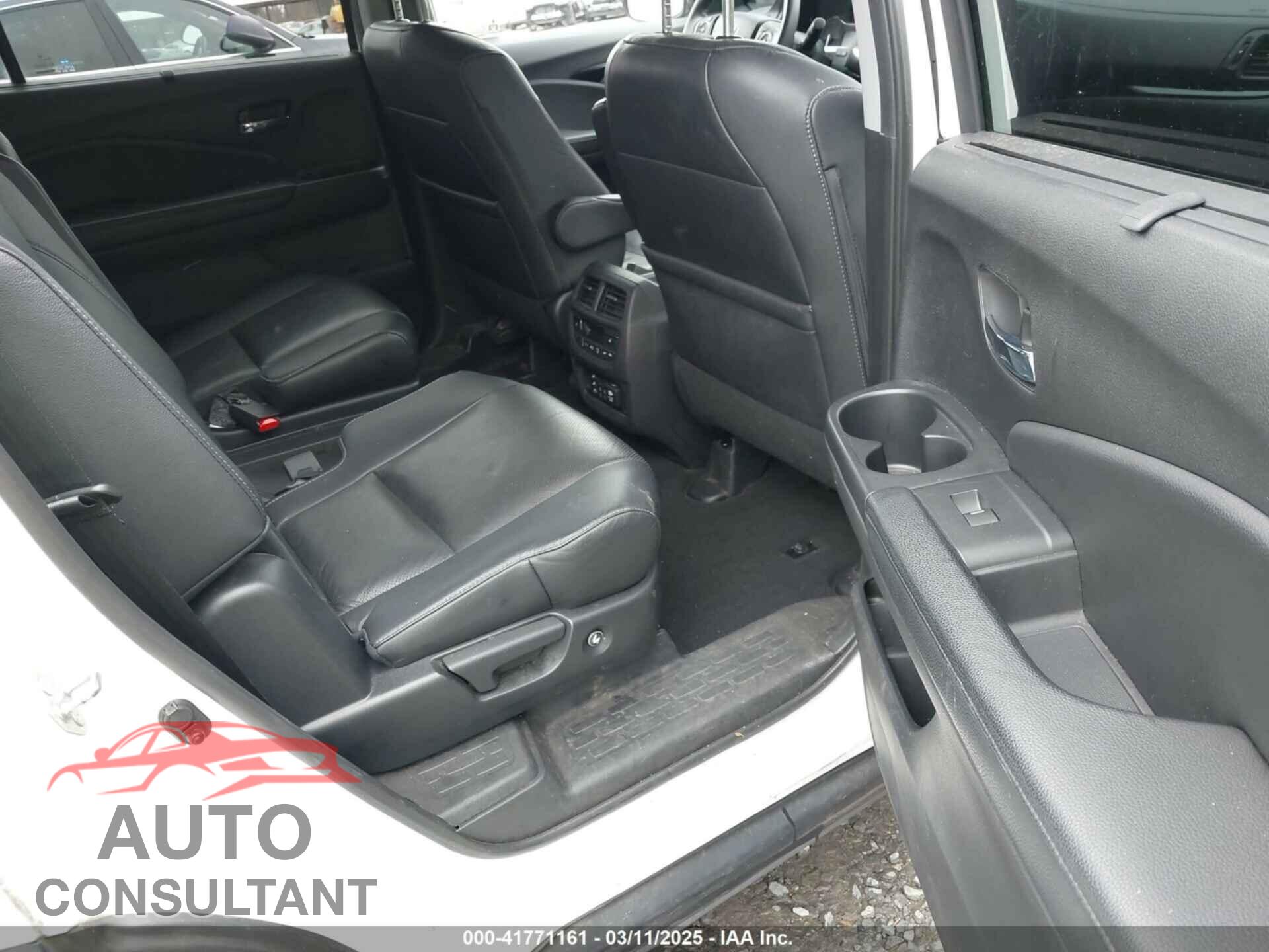 HONDA PILOT 2017 - 5FNYF6H06HB096156