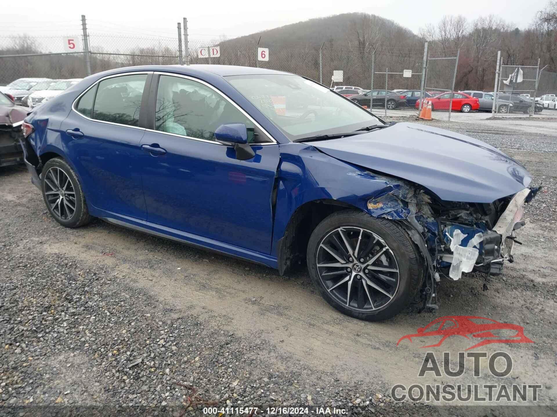 TOYOTA CAMRY 2023 - 4T1G11AK1PU110927