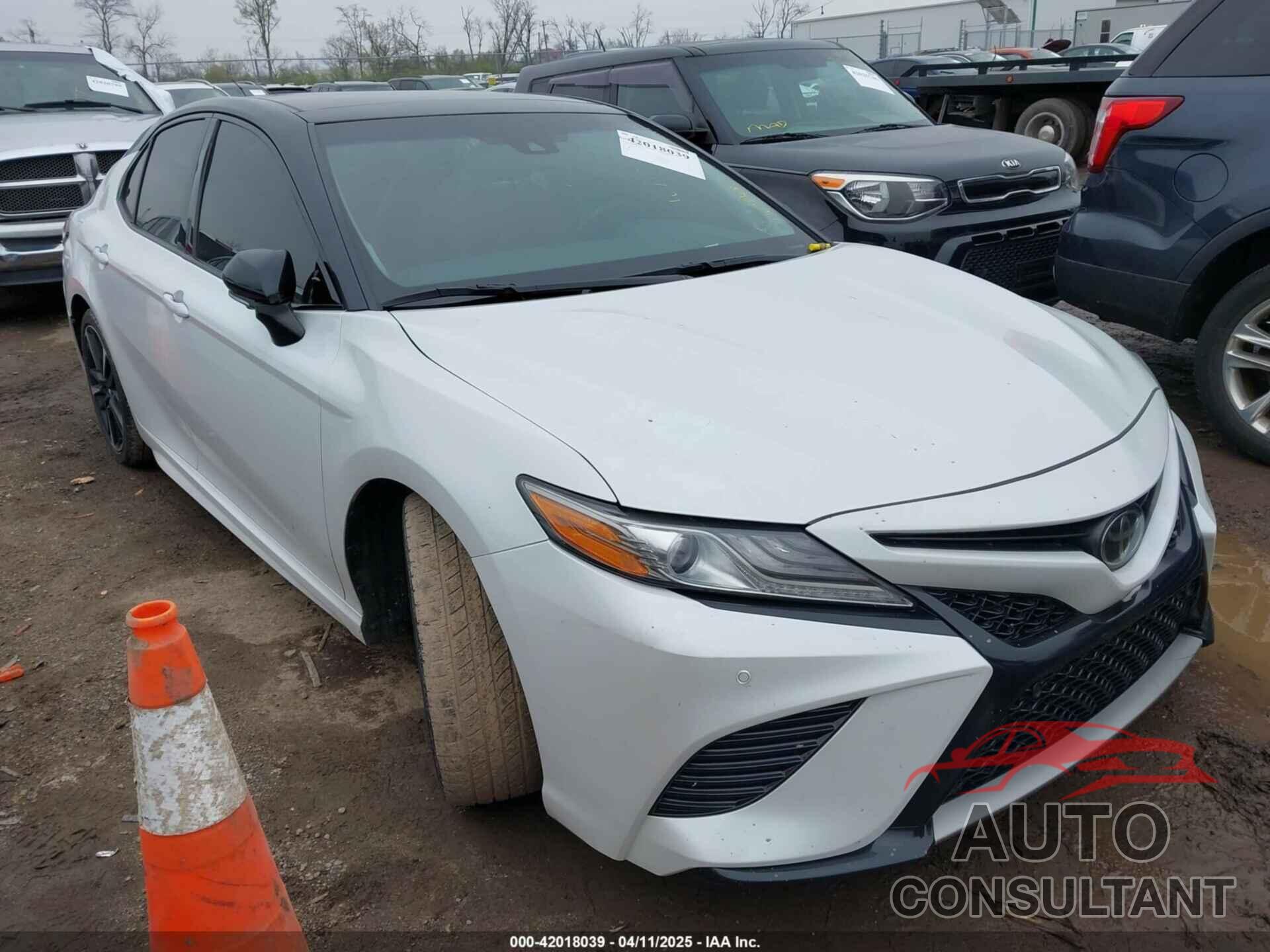 TOYOTA CAMRY 2018 - 4T1B61HK1JU075217