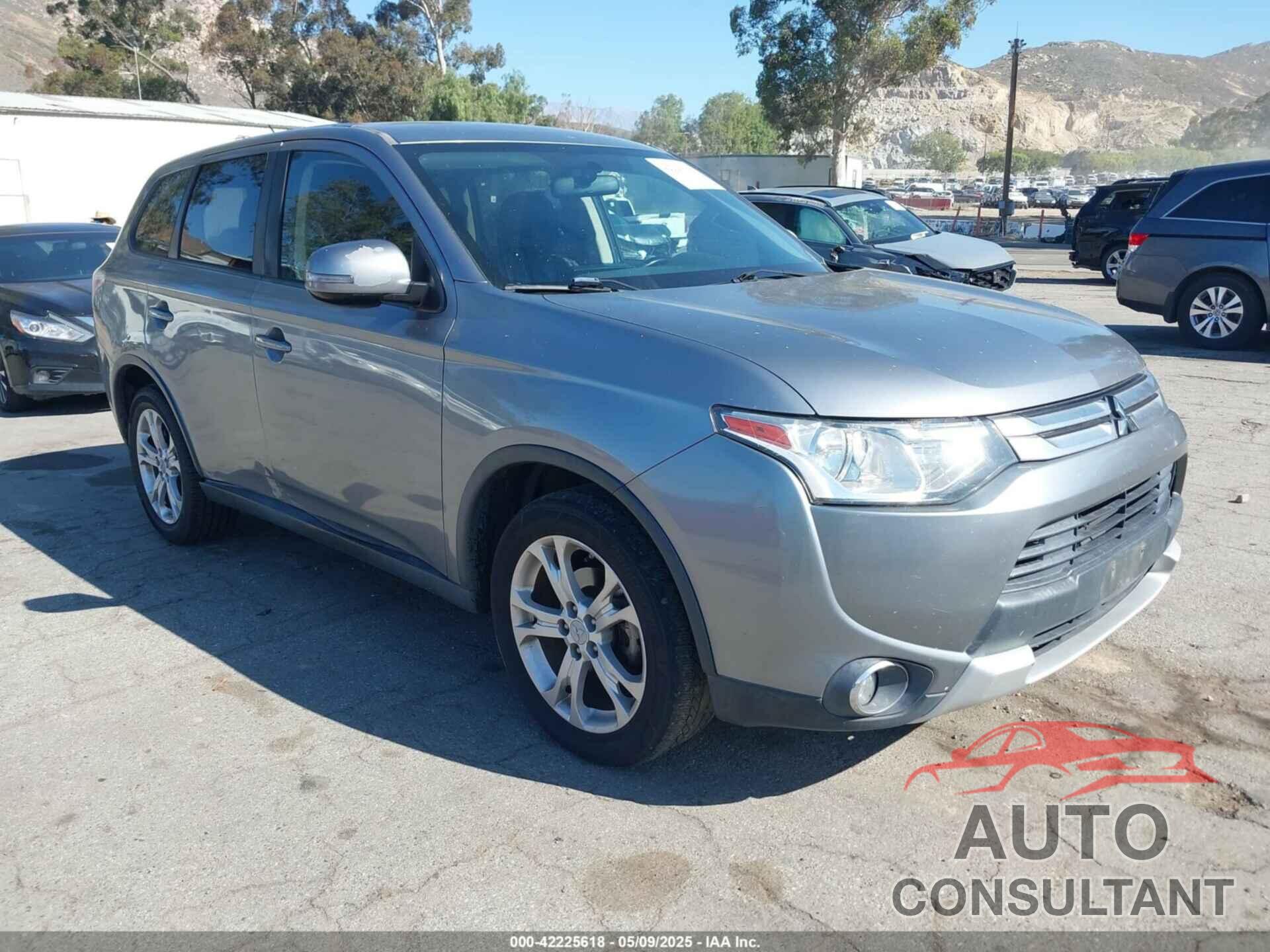 MITSUBISHI OUTLANDER 2015 - JA4AD3A31FZ010389