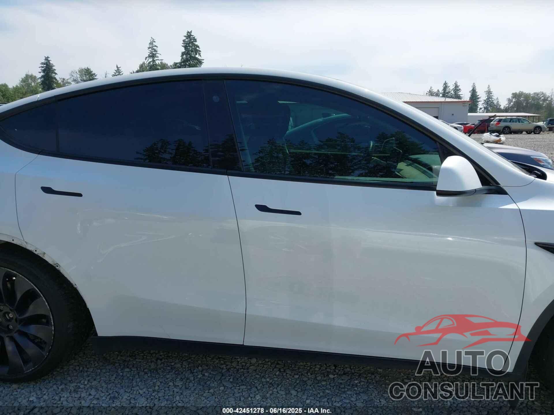 TESLA MODEL Y 2022 - 7SAYGDEF9NF400265
