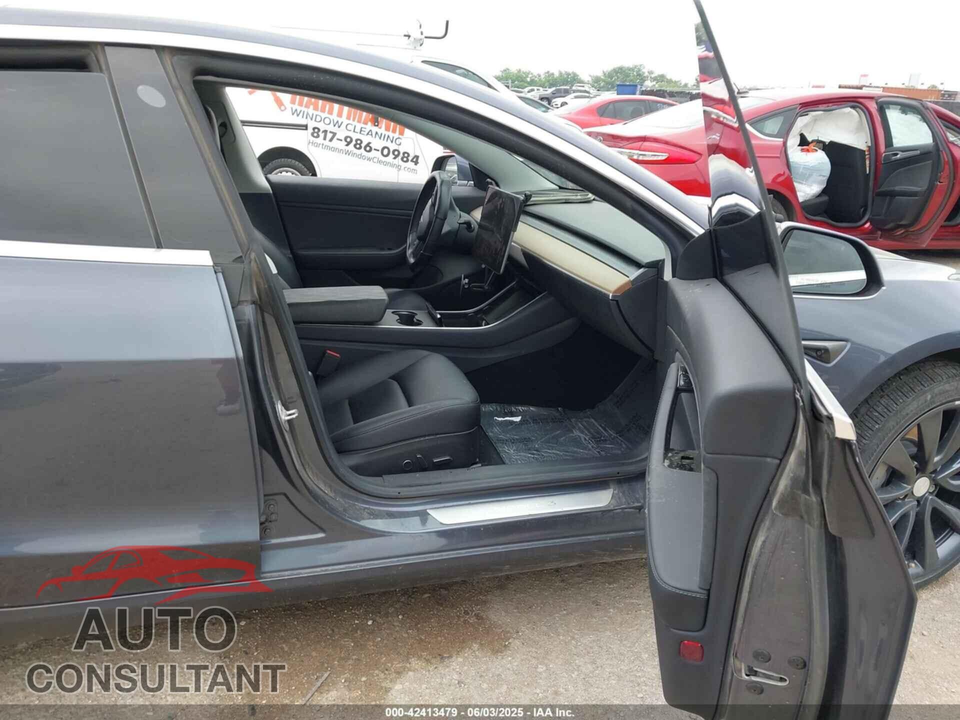 TESLA MODEL 3 2019 - 5YJ3E1EB5KF437575