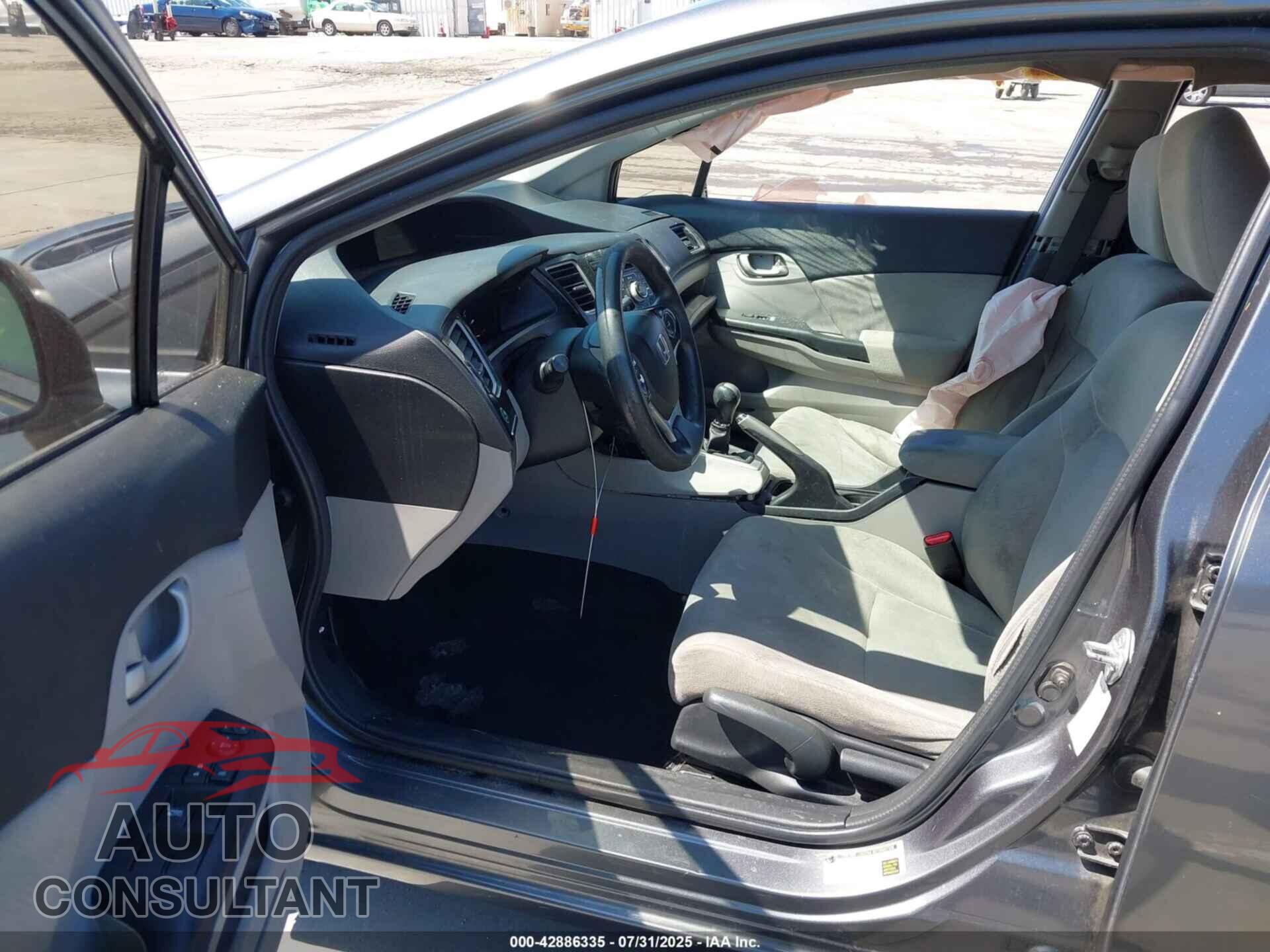 HONDA CIVIC 2013 - 19XFB2E52DE007582