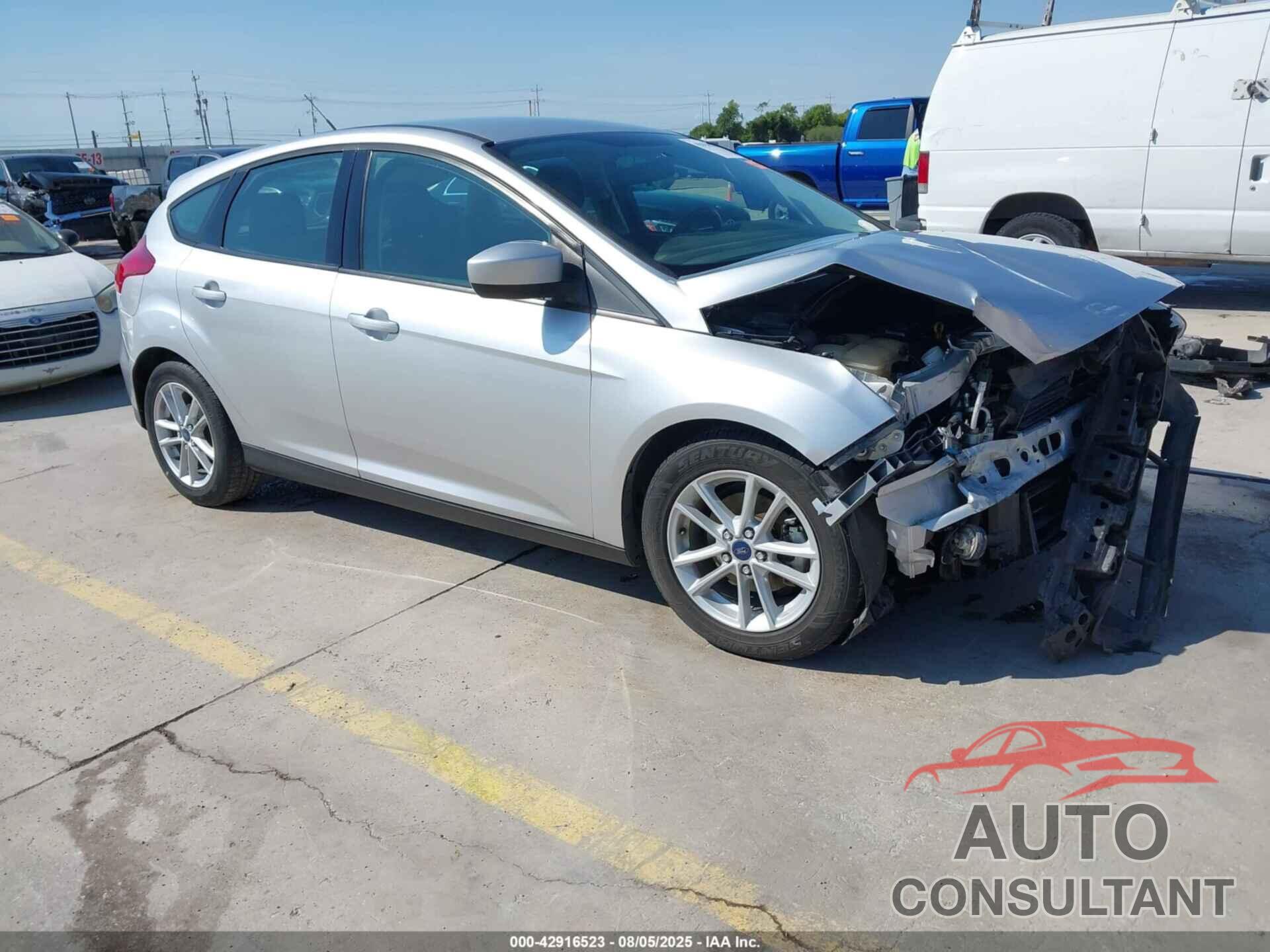 FORD FOCUS 2018 - 1FADP3K25JL235917