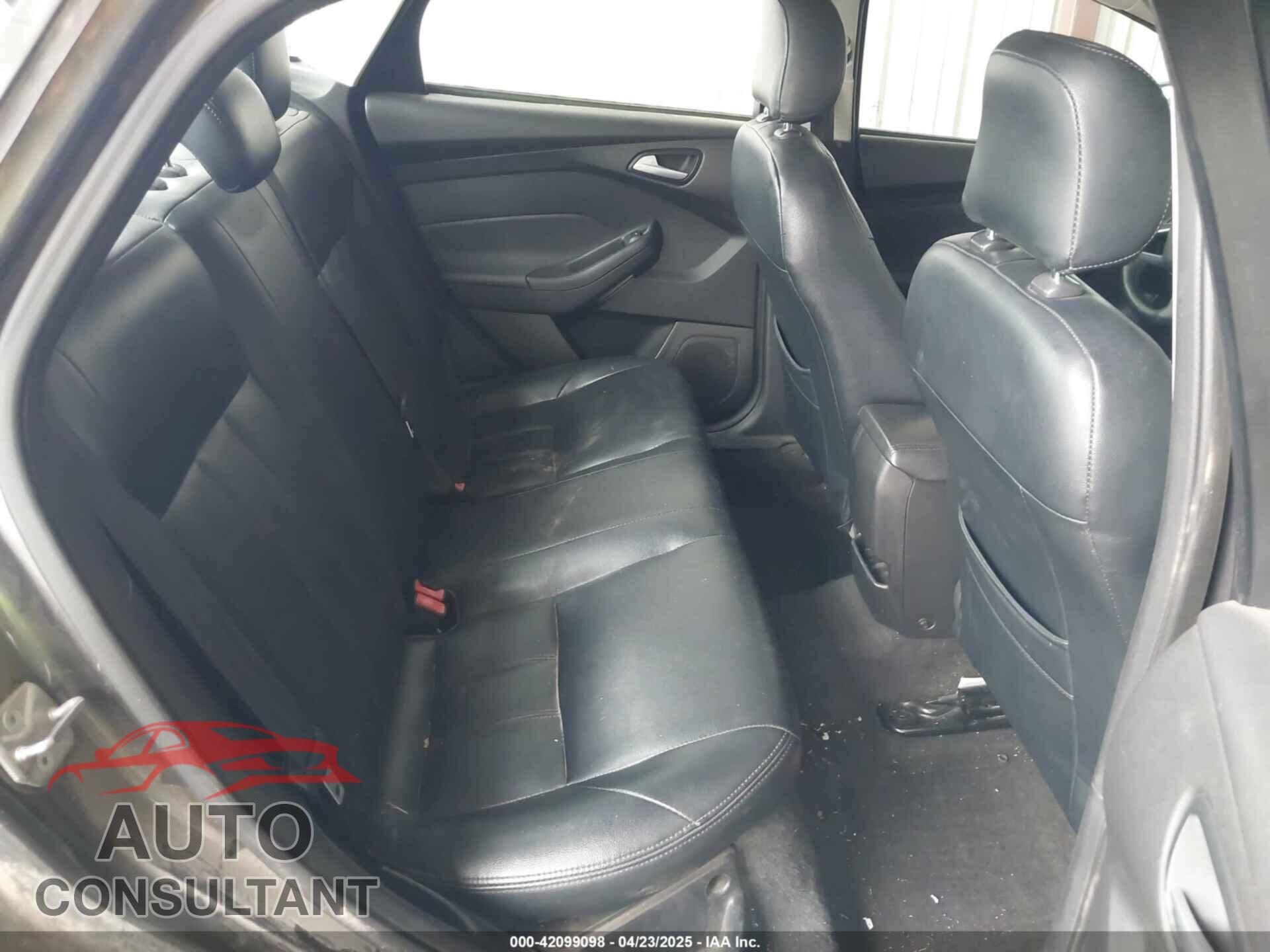 FORD FOCUS 2015 - 1FADP3F21FL293539