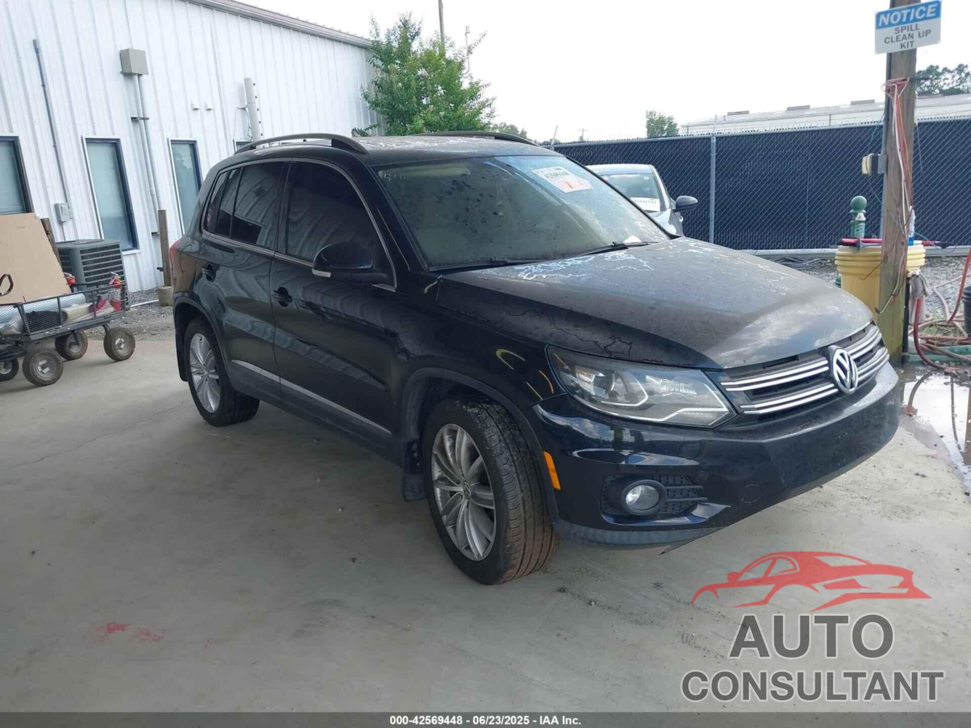 VOLKSWAGEN TIGUAN 2016 - WVGBV7AX2GW583088